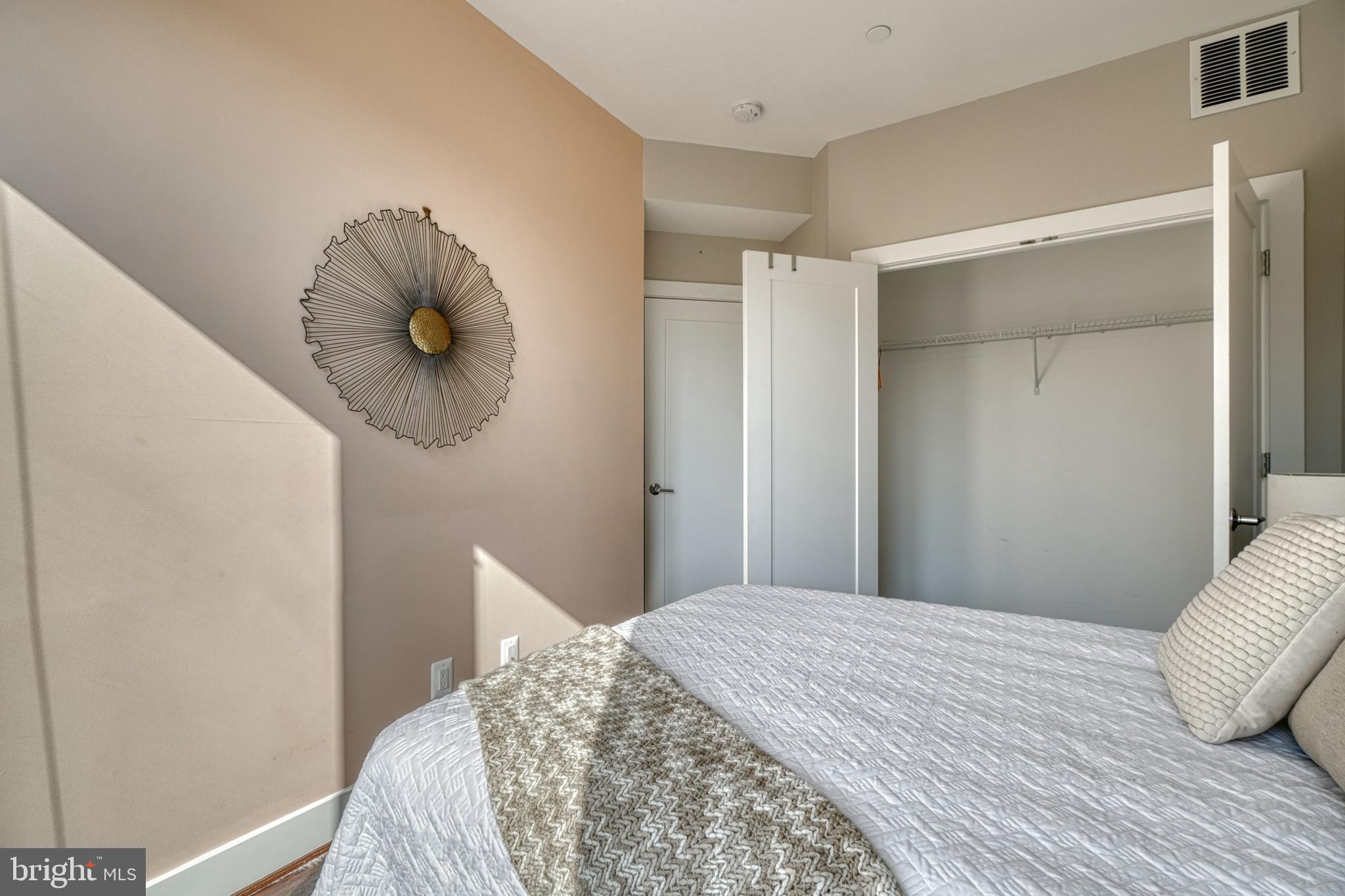 LOCUST POINT - Residential