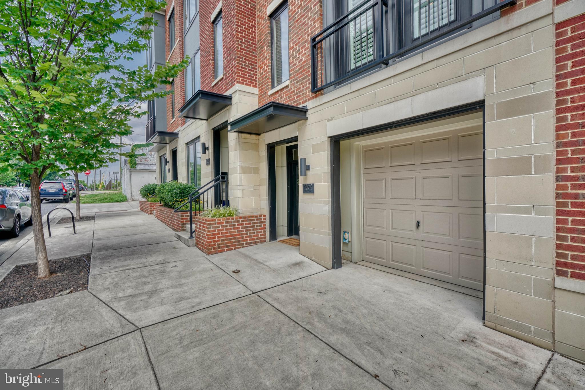 LOCUST POINT - Residential