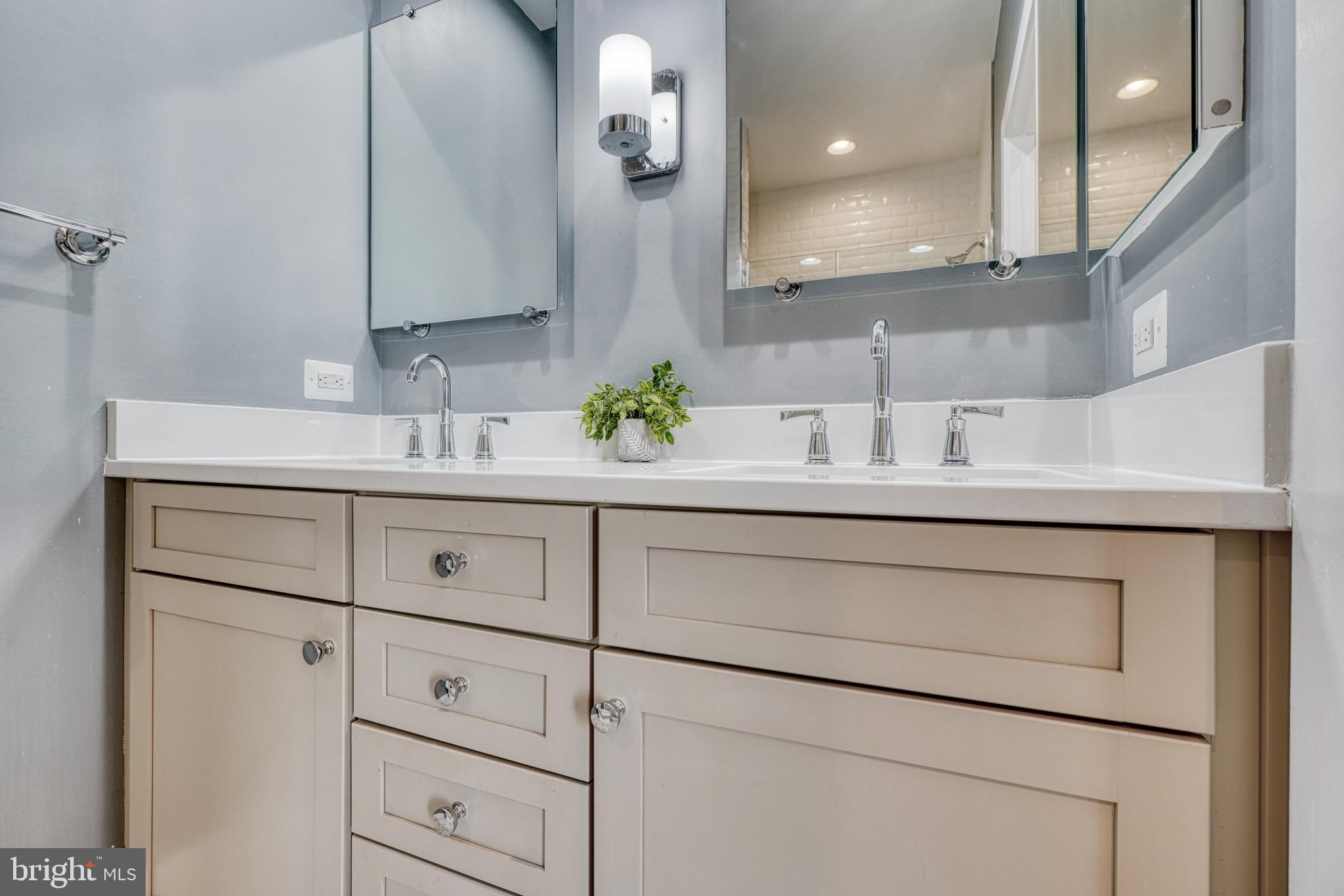 LOCUST POINT - Residential