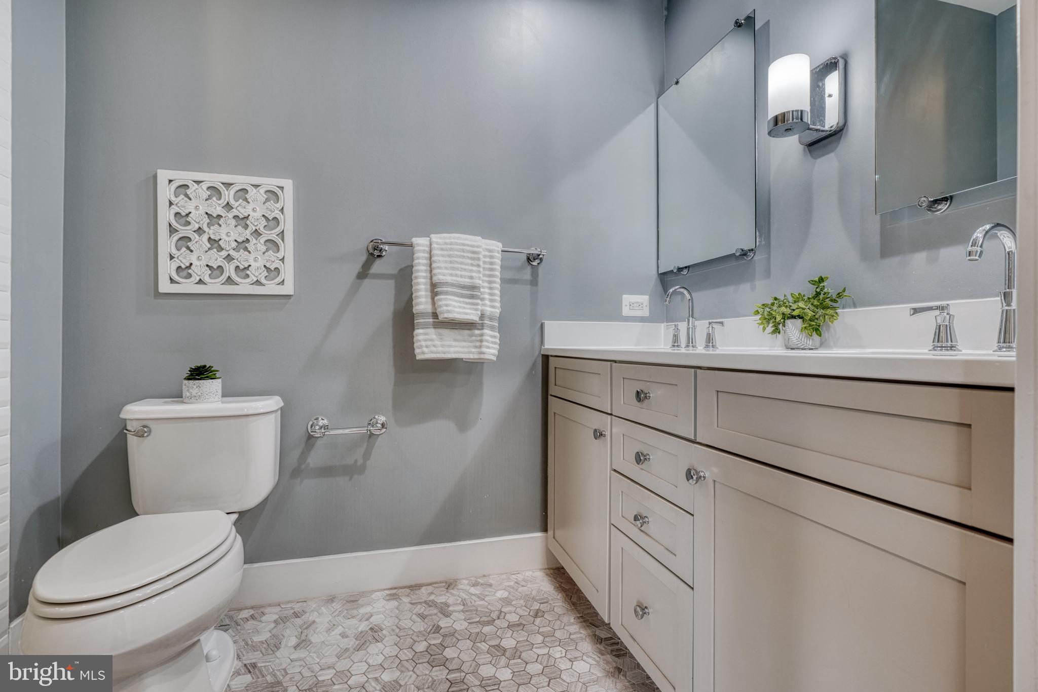 LOCUST POINT - Residential