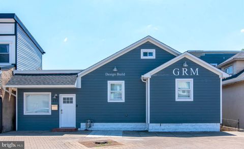 Photo of 413 Eastern Boulevard, ESSEX, MD 21221 (MLS # MDBC2150278)