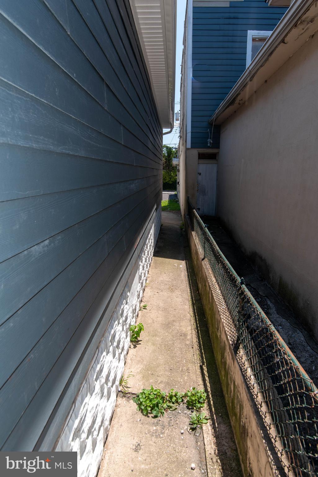 413 EASTERN BOULEVARD