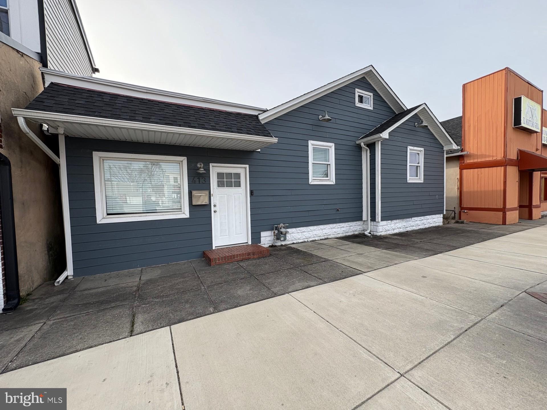 413 EASTERN BOULEVARD