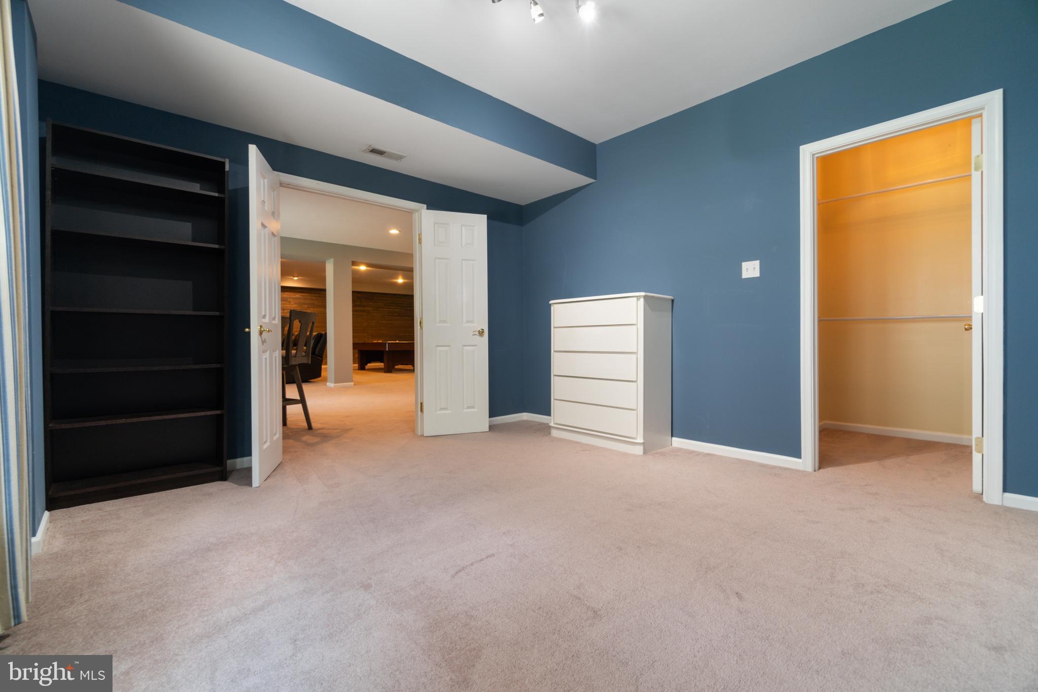 HOYLES MILL VILLAGE - Residential