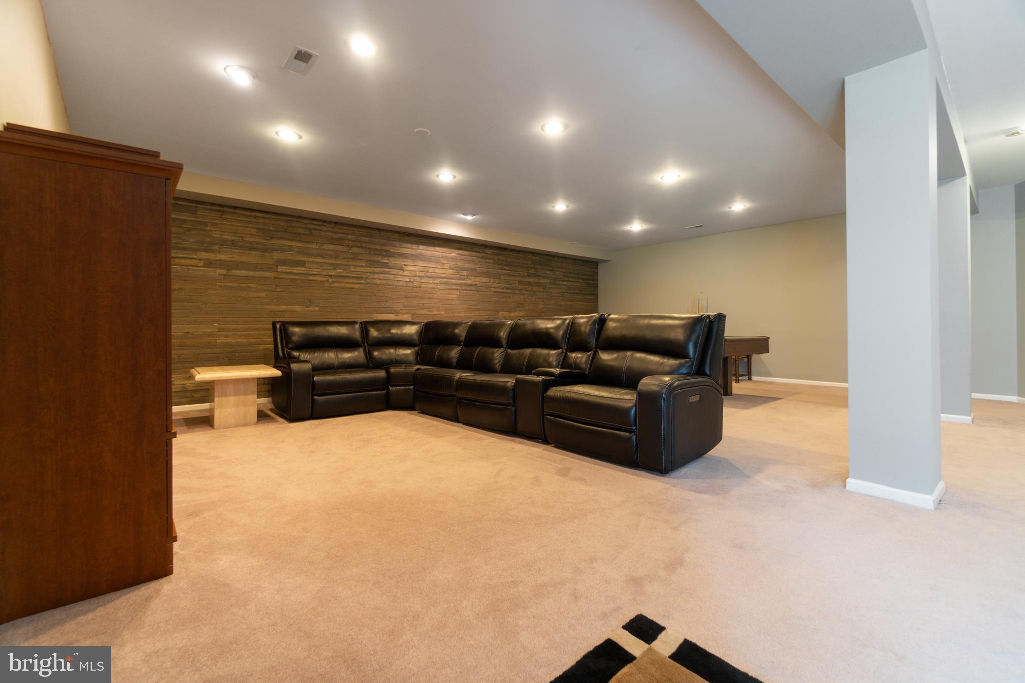 HOYLES MILL VILLAGE - Residential