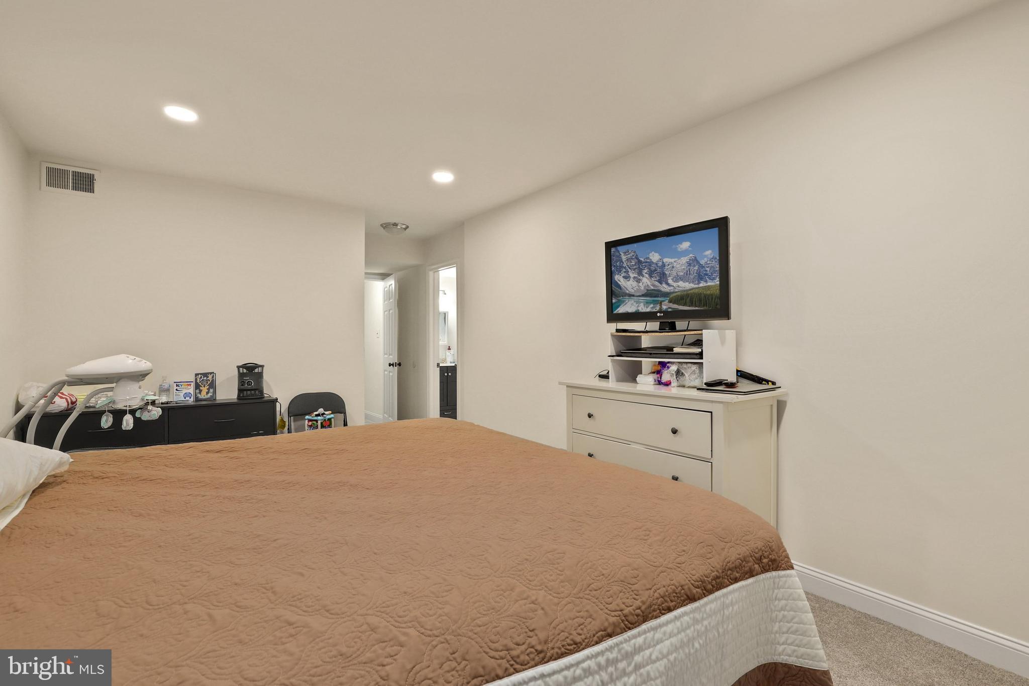 WOODBURN VILLAGE - Residential