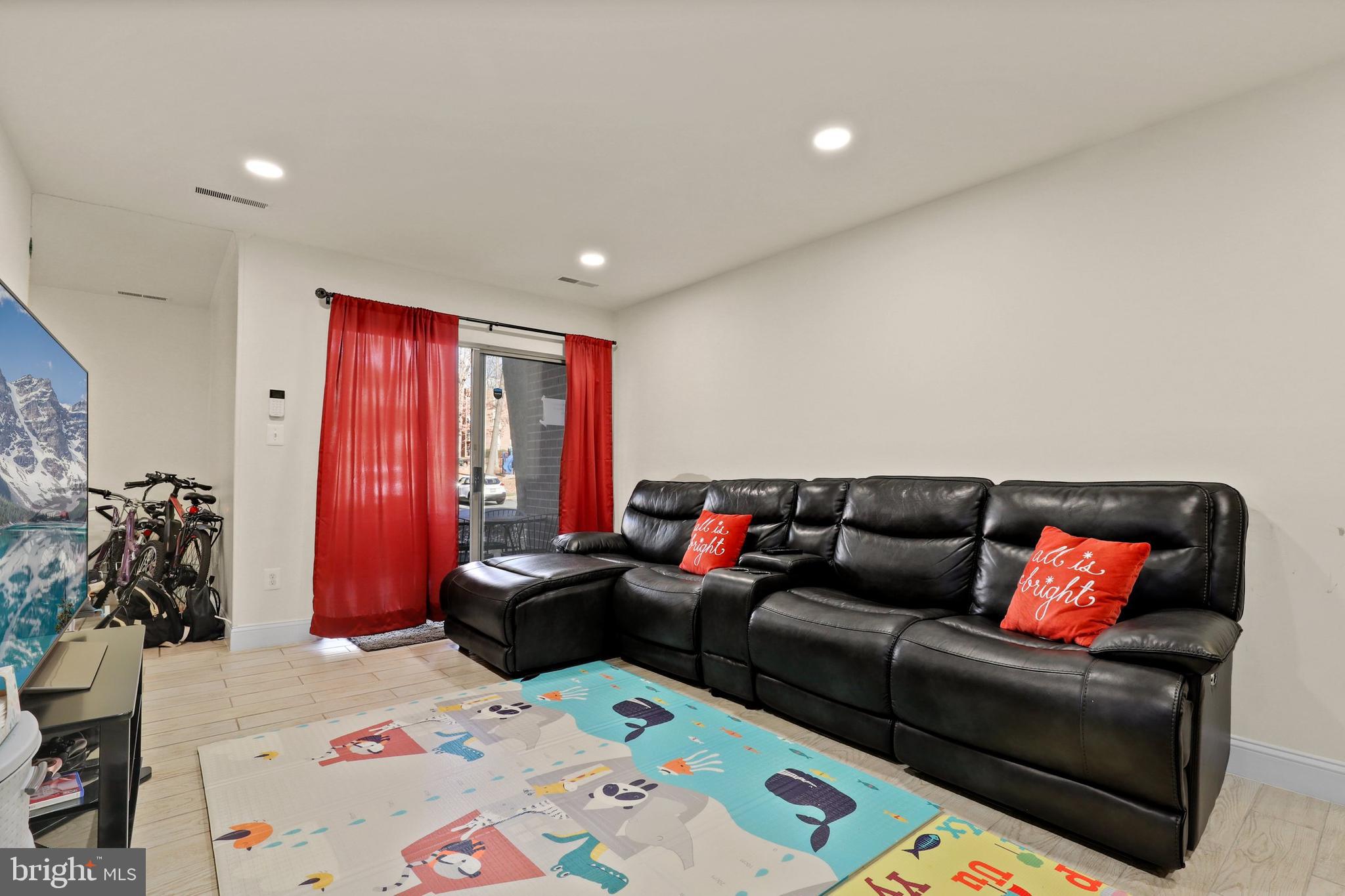 WOODBURN VILLAGE - Residential