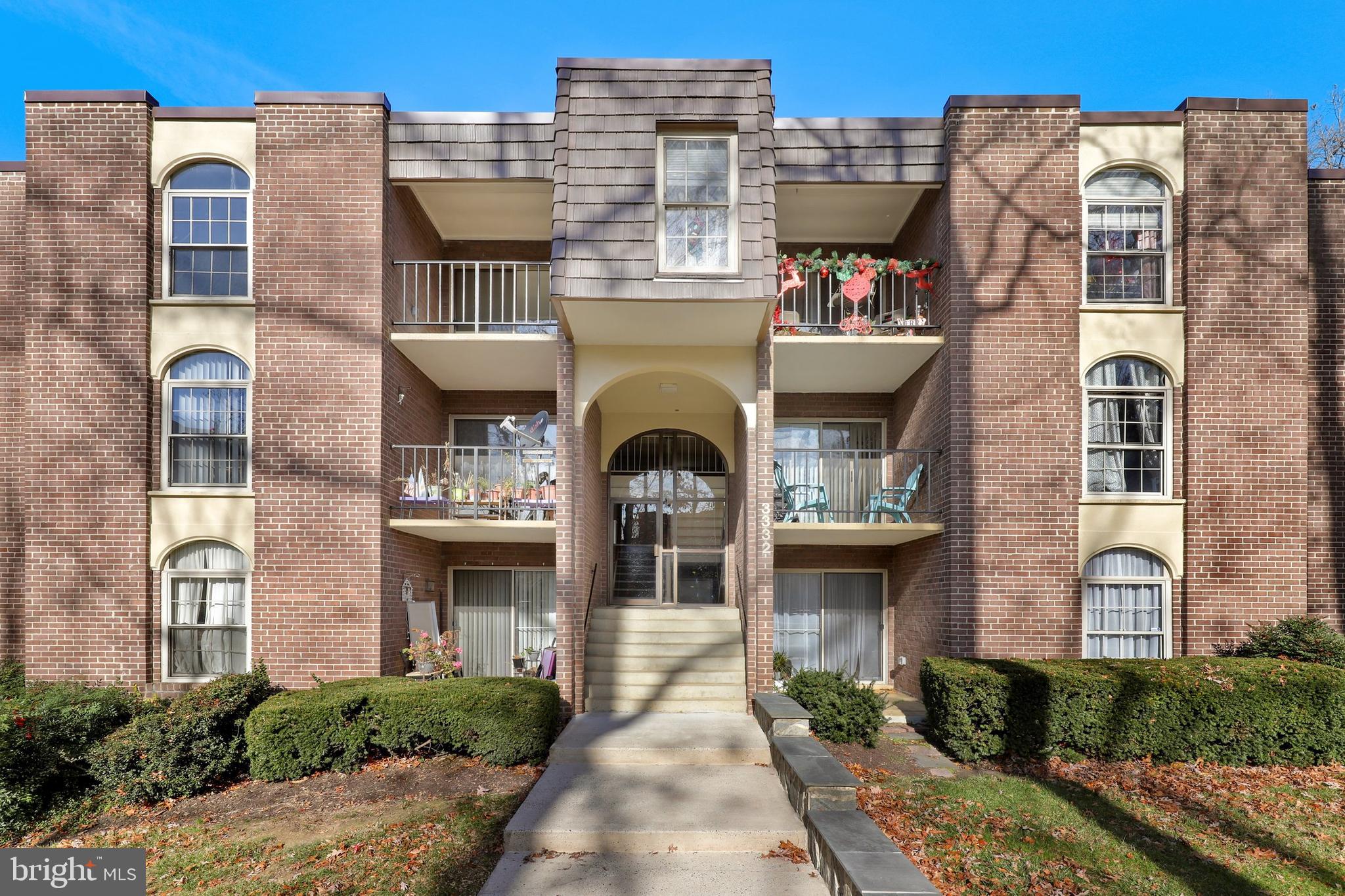 WOODBURN VILLAGE - Residential