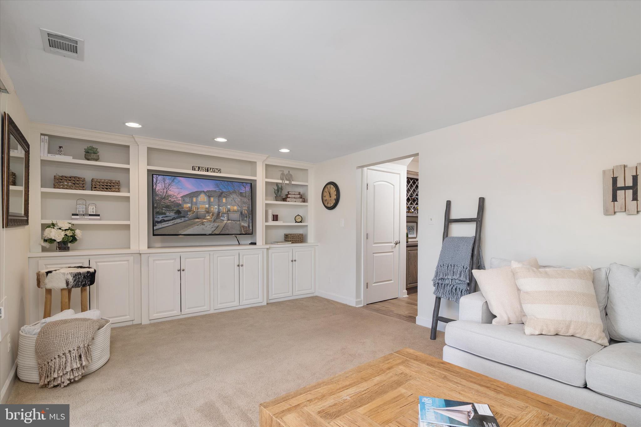 CHESAPEAKE HARBOUR - Residential