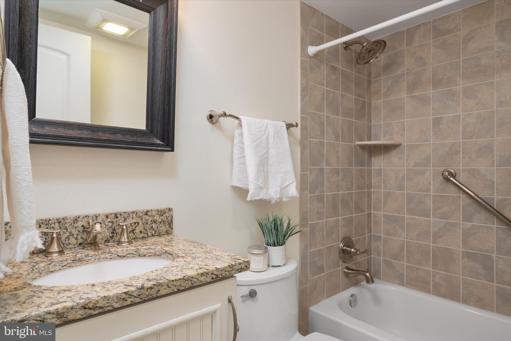 CHESAPEAKE HARBOUR - Residential