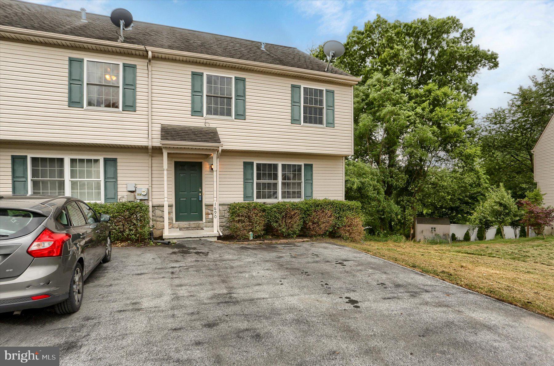1690 LAKESIDE DRIVE