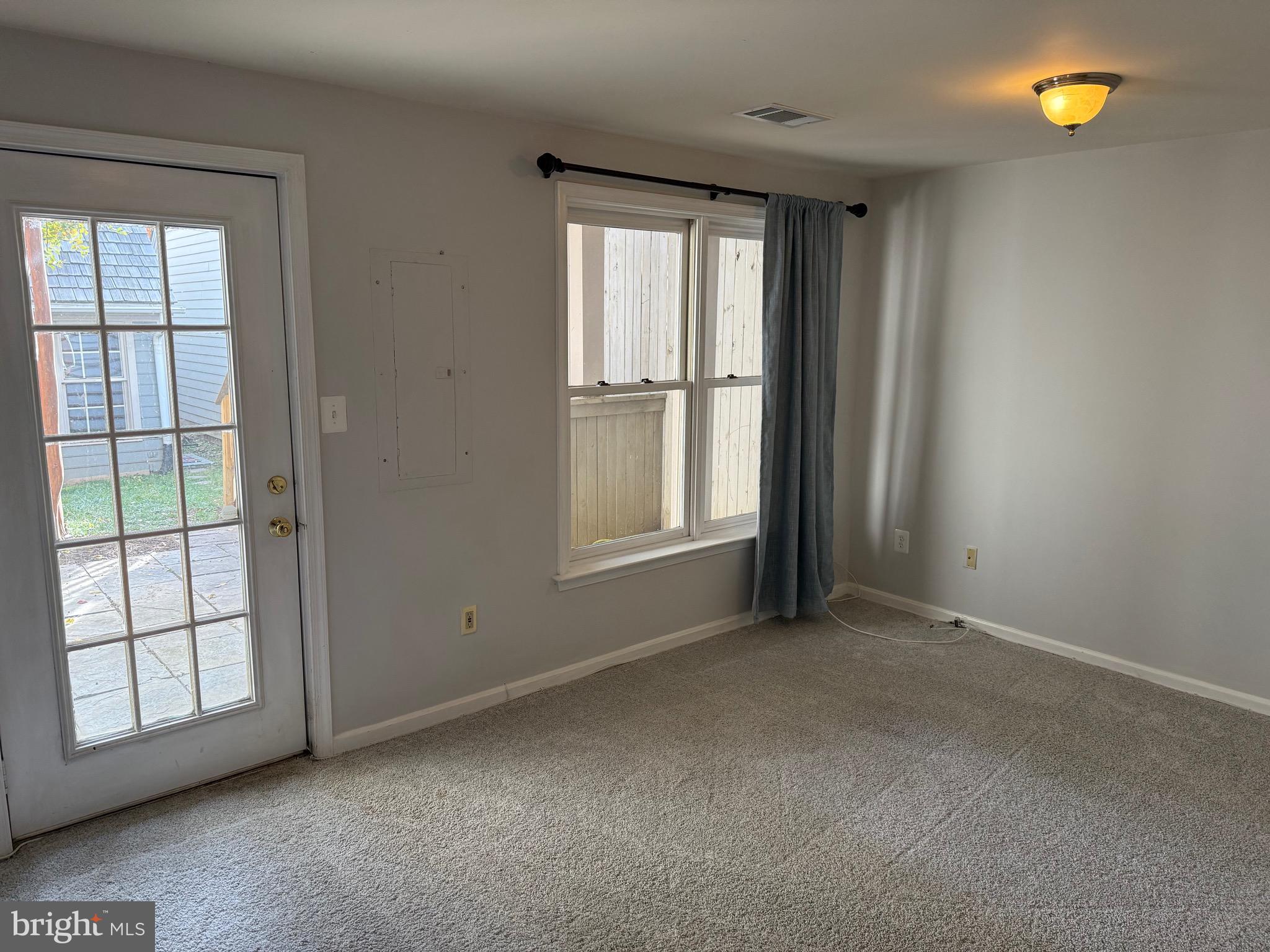 KENTLANDS - Residential Lease