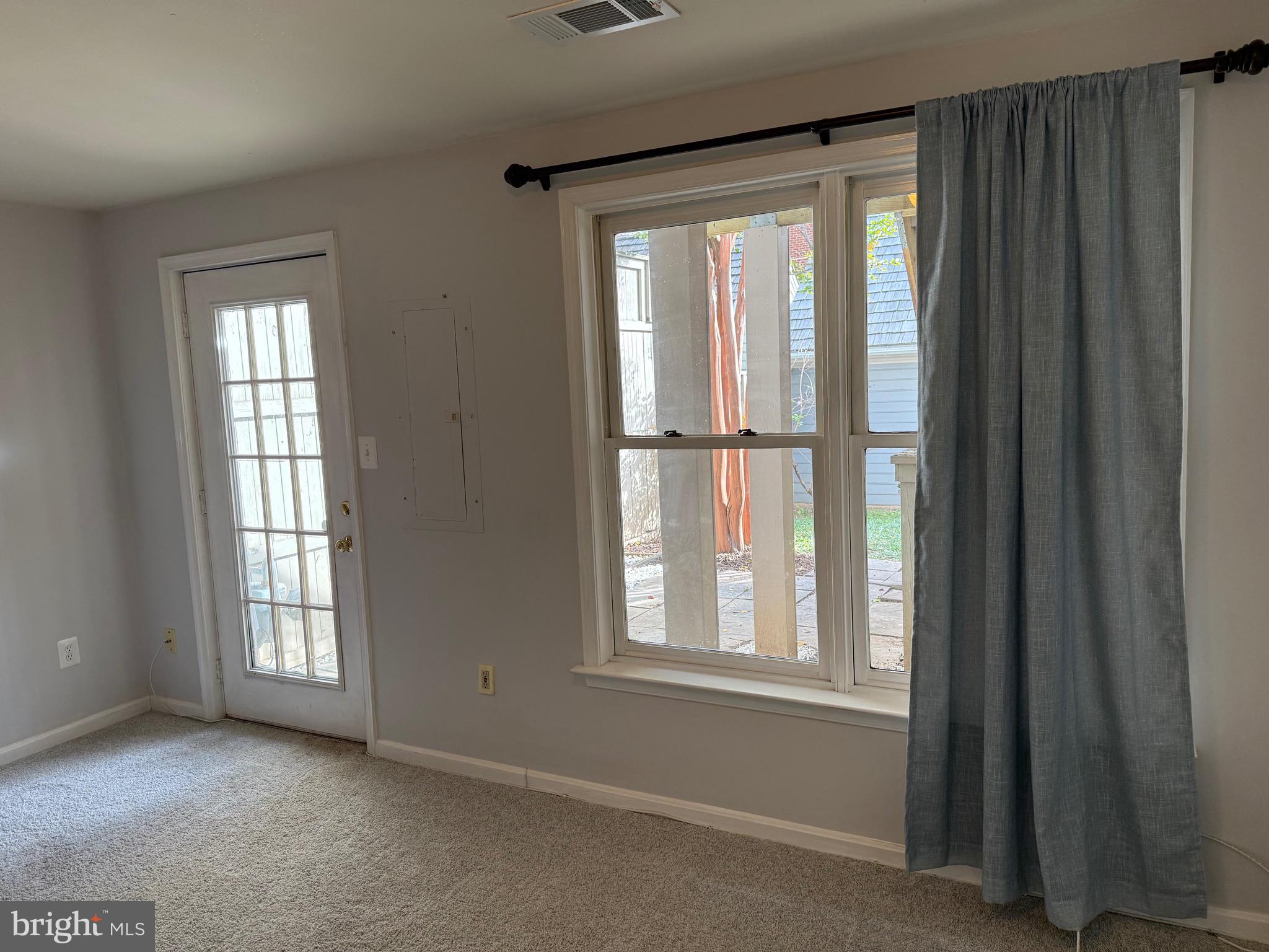 KENTLANDS - Residential Lease