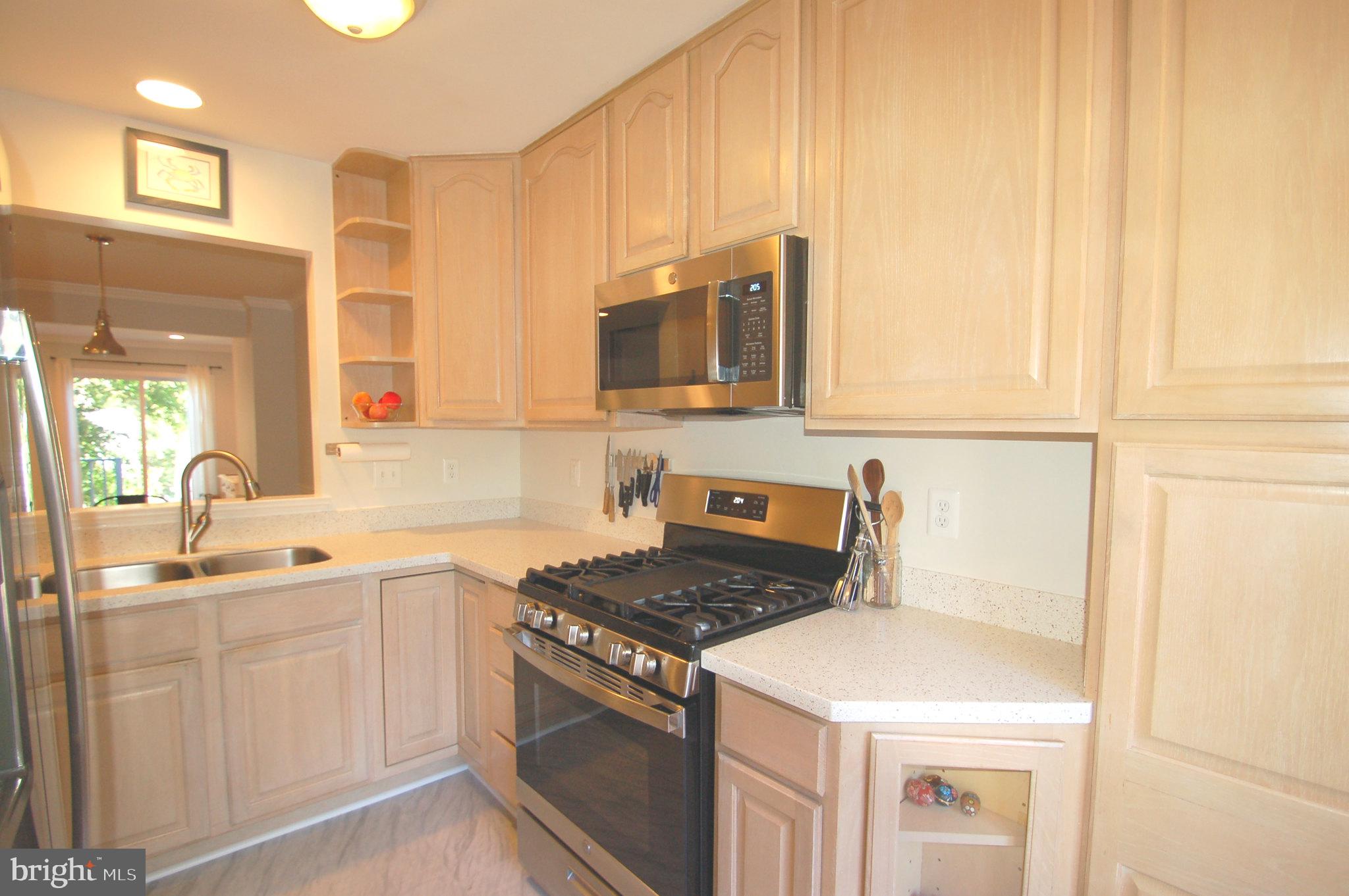 539 TSCHIFFELY SQUARE ROAD