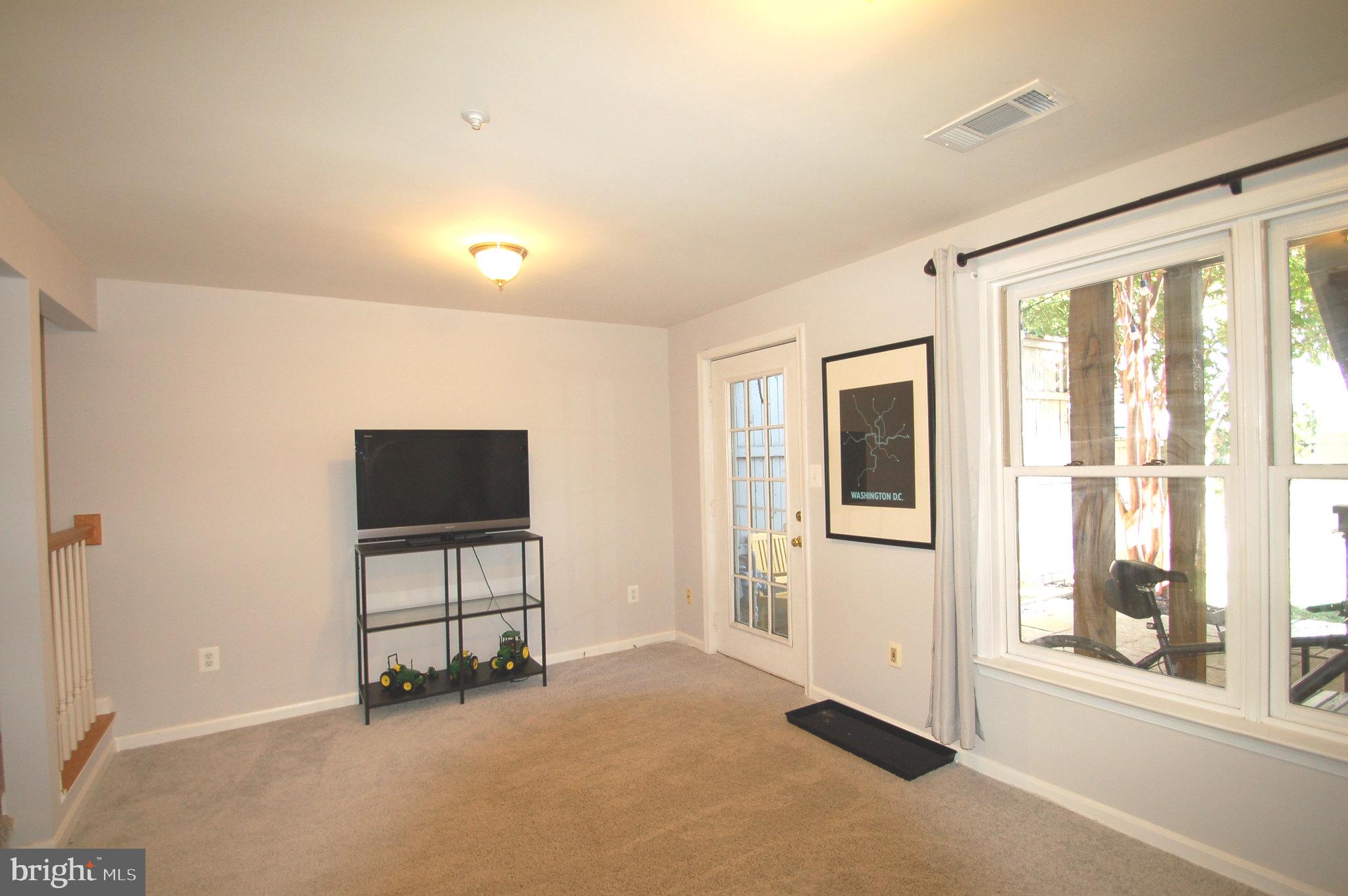 KENTLANDS - Residential Lease