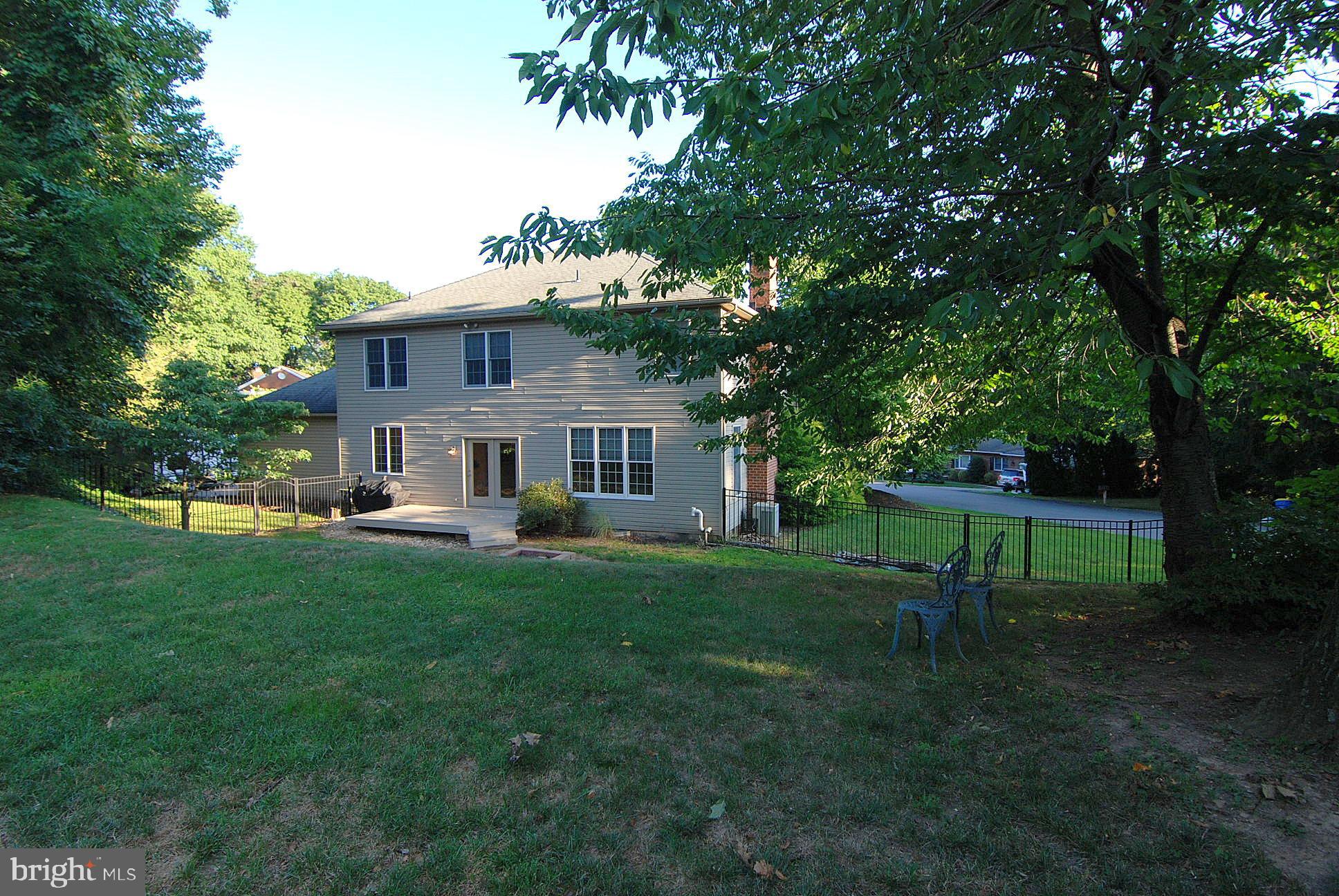 STRATHCONA HILLS - Residential