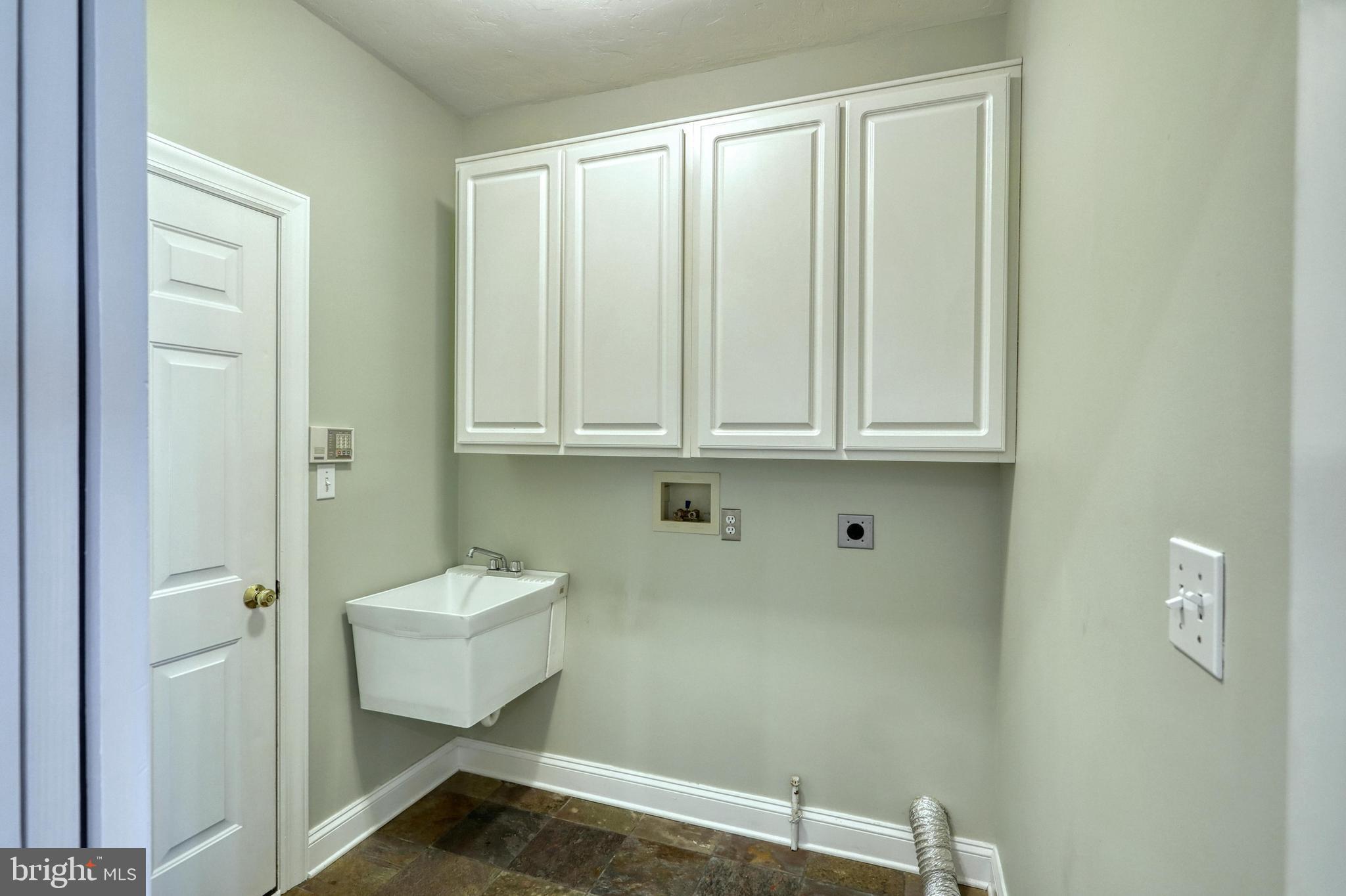 STRATHCONA HILLS - Residential