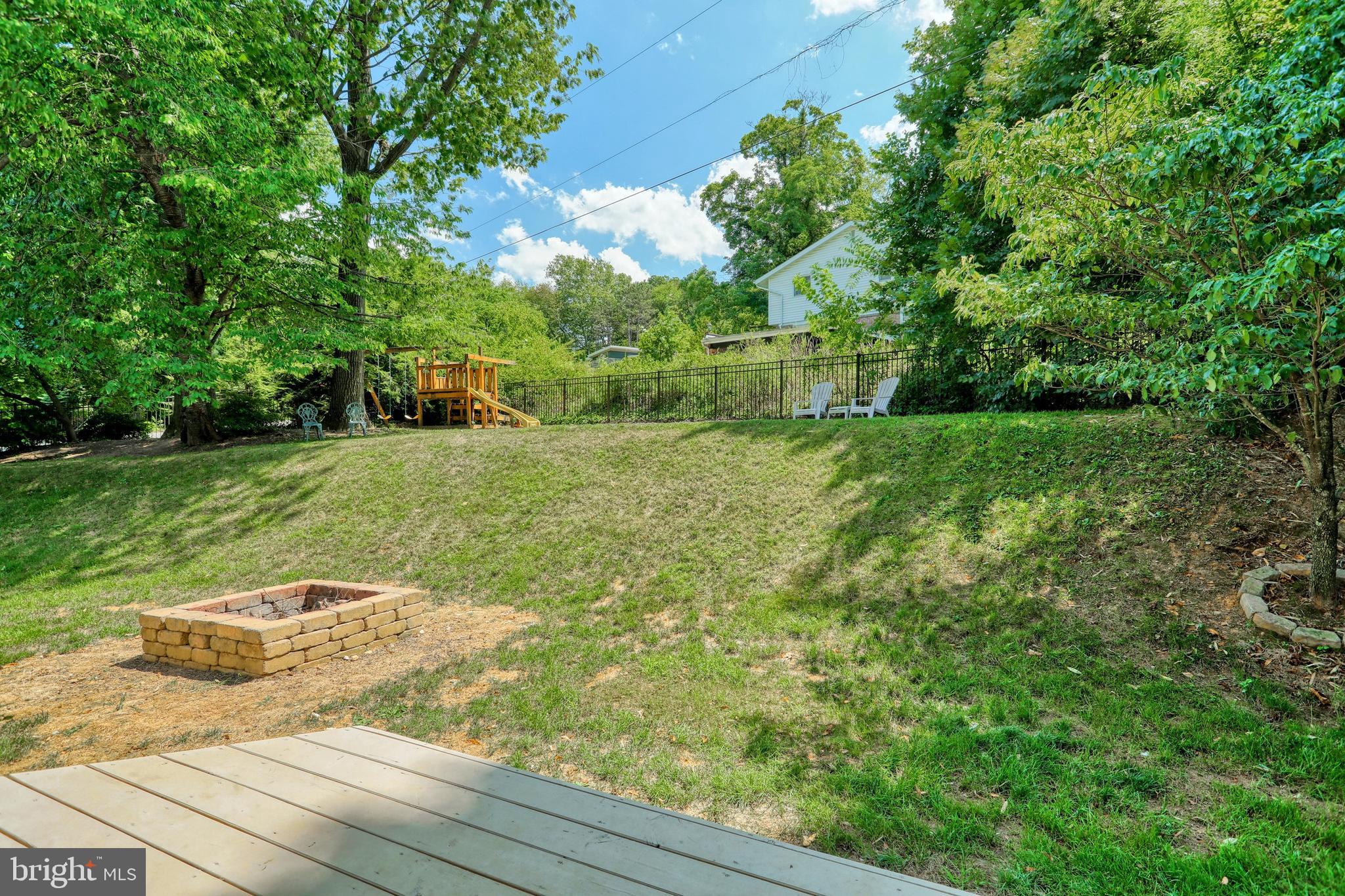 STRATHCONA HILLS - Residential