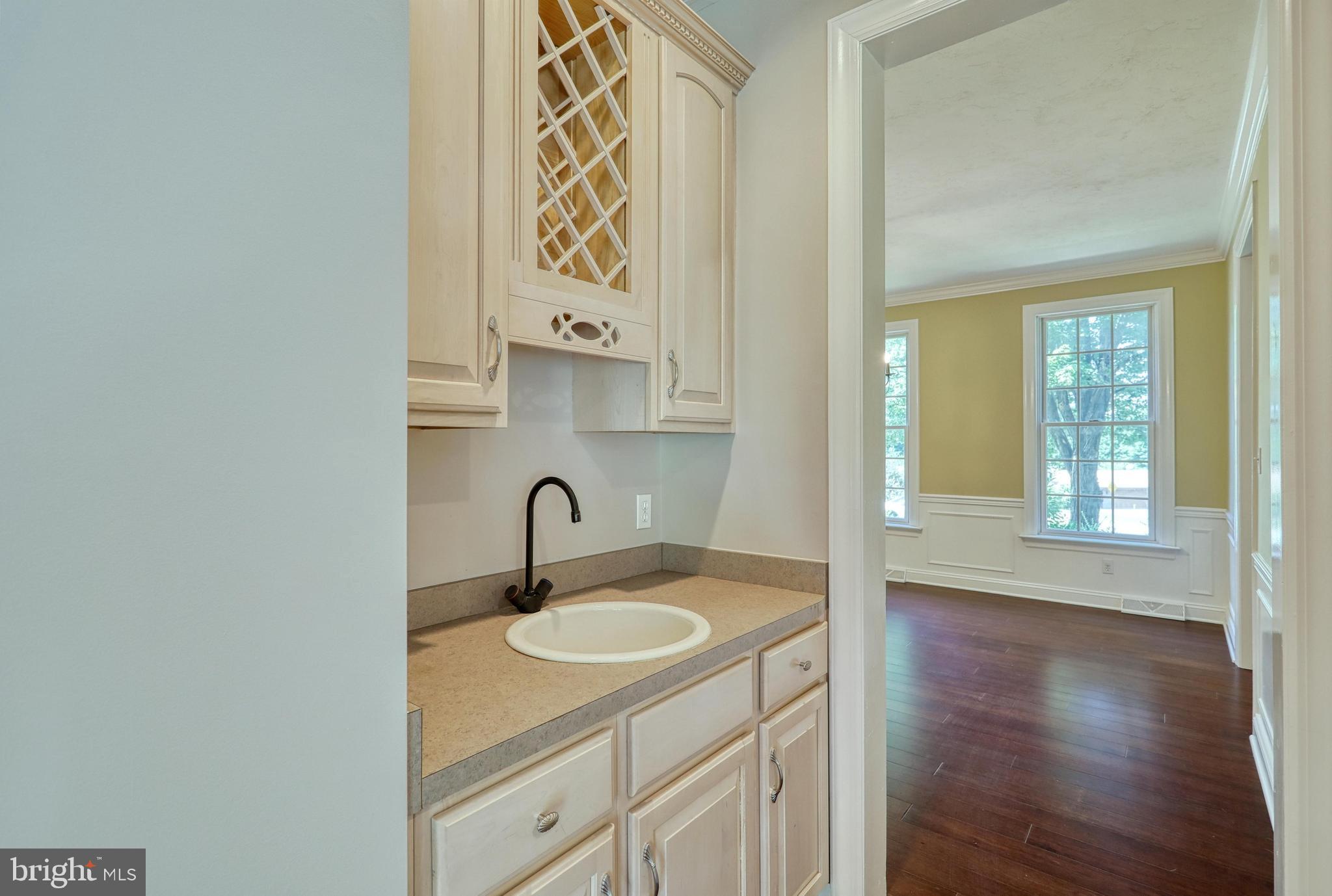 STRATHCONA HILLS - Residential