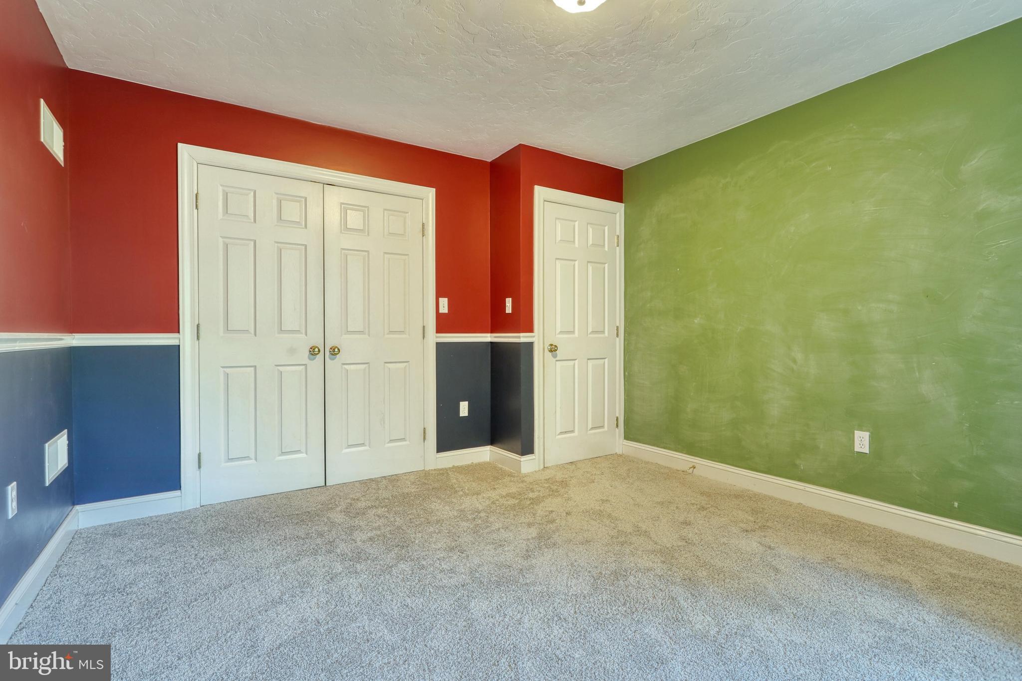 STRATHCONA HILLS - Residential