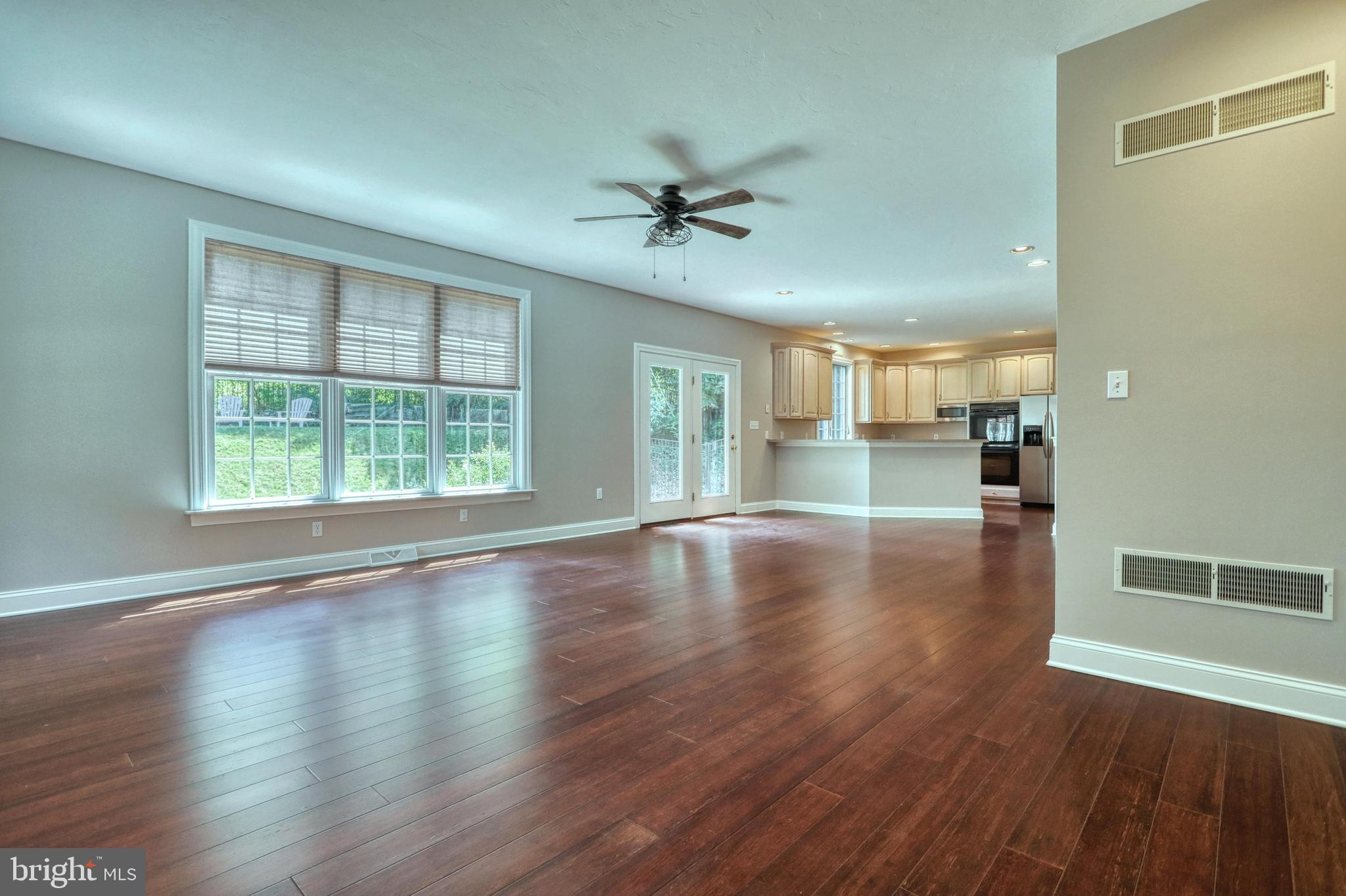 STRATHCONA HILLS - Residential