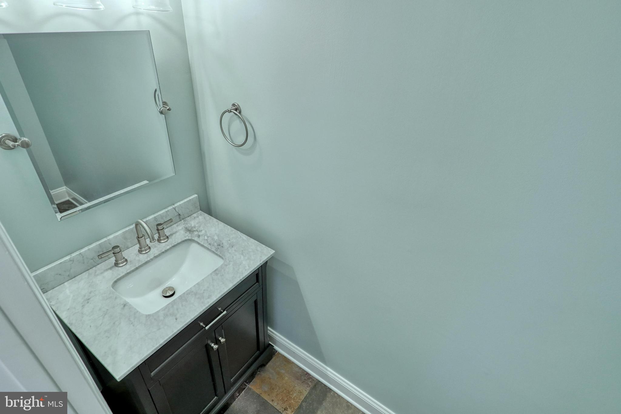 STRATHCONA HILLS - Residential