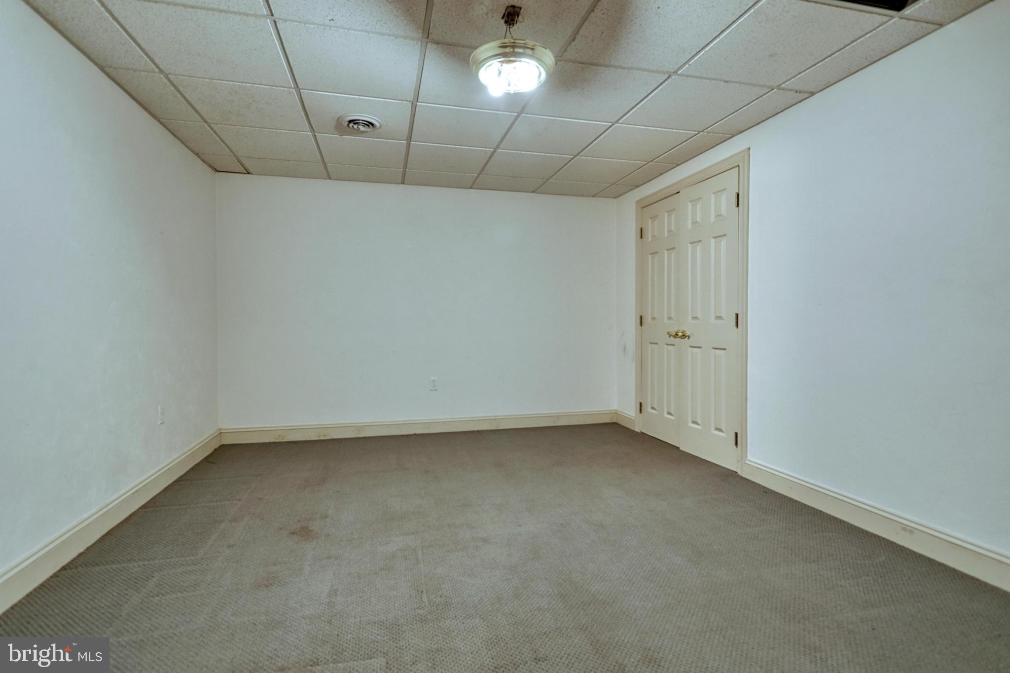 STRATHCONA HILLS - Residential