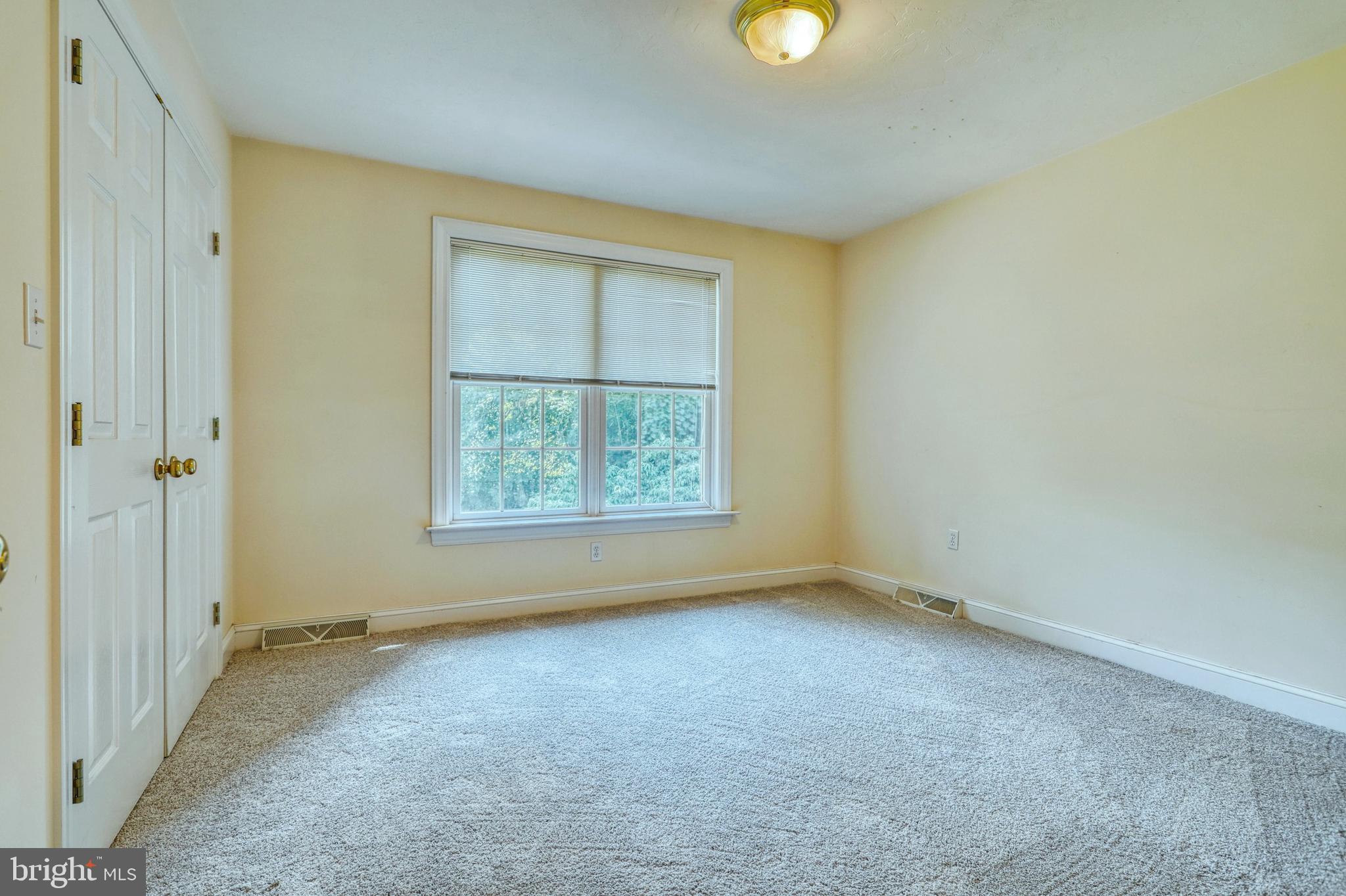 STRATHCONA HILLS - Residential