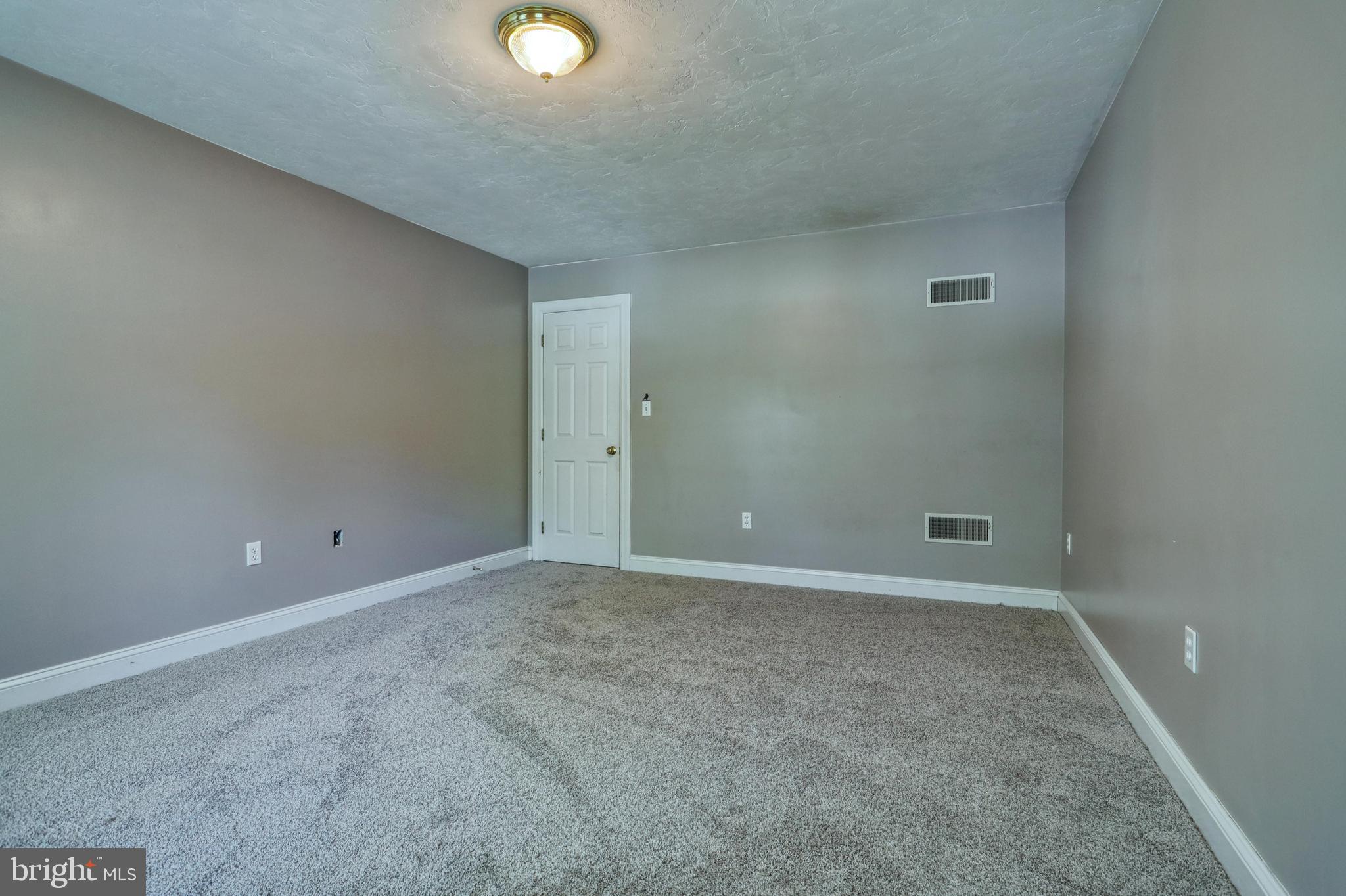 STRATHCONA HILLS - Residential