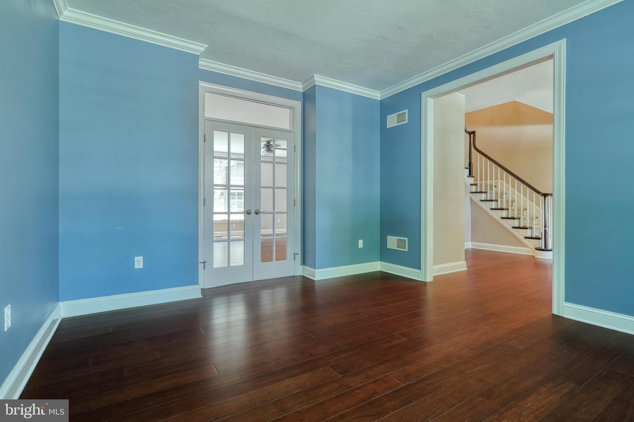 STRATHCONA HILLS - Residential