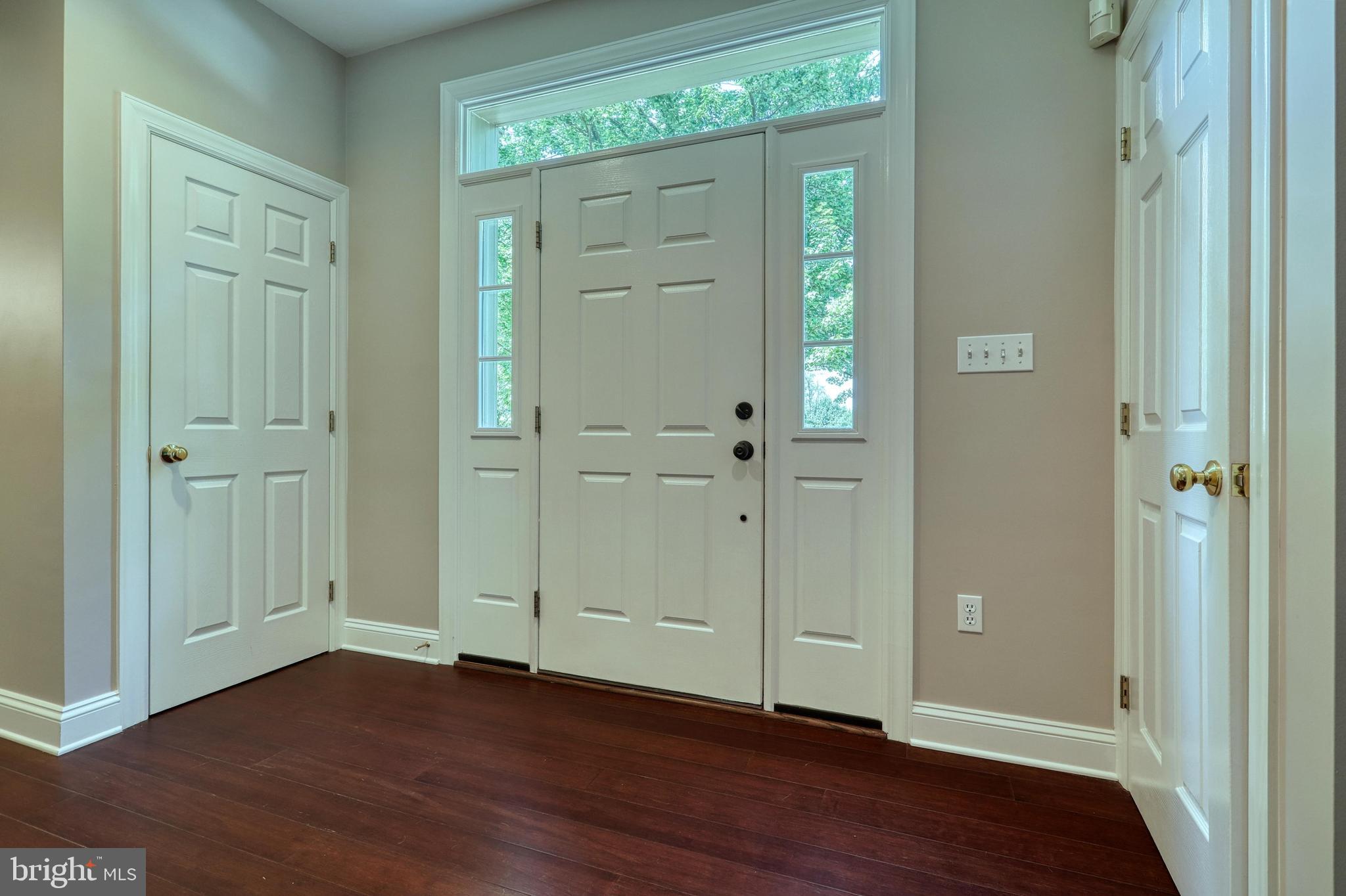 STRATHCONA HILLS - Residential