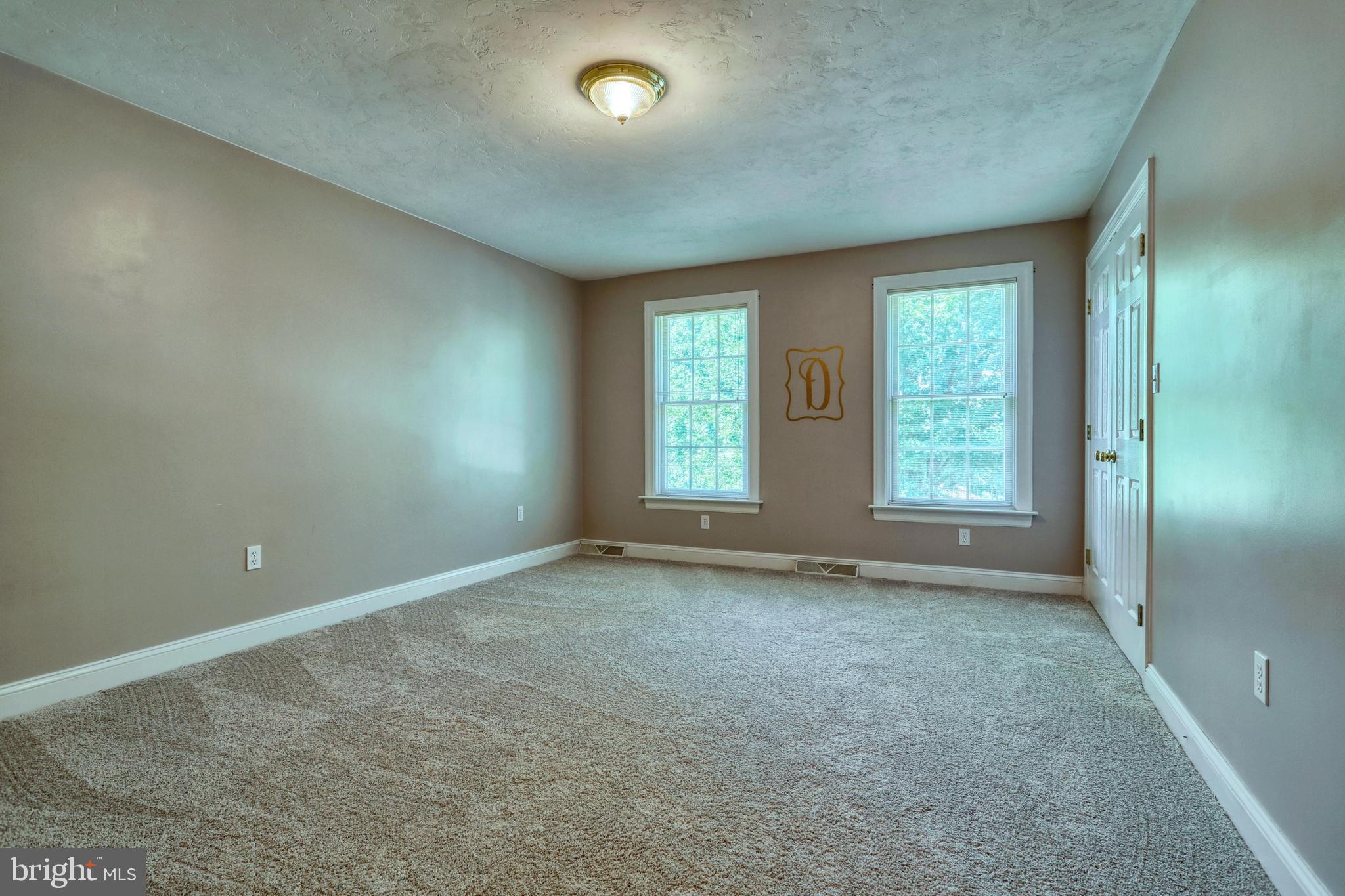 STRATHCONA HILLS - Residential