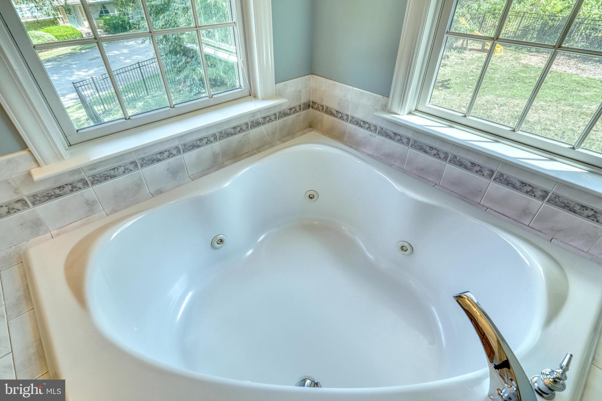 STRATHCONA HILLS - Residential