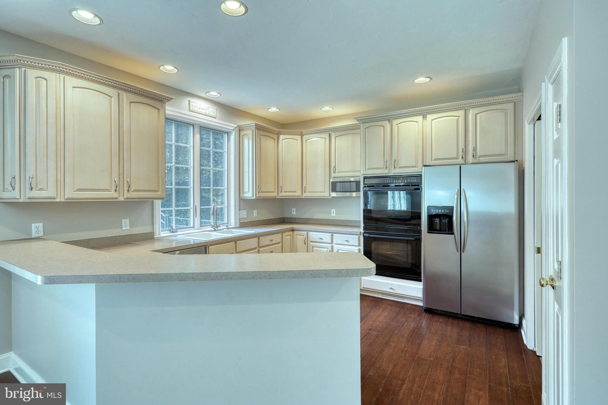 STRATHCONA HILLS - Residential