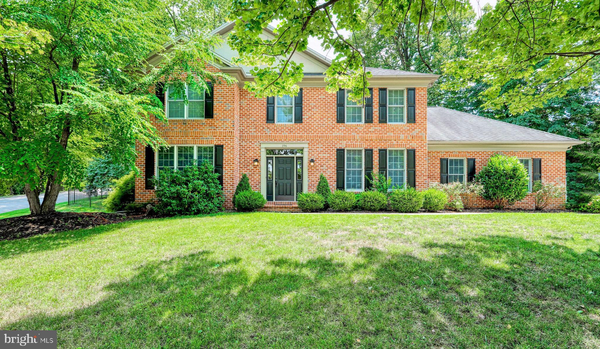 STRATHCONA HILLS - Residential