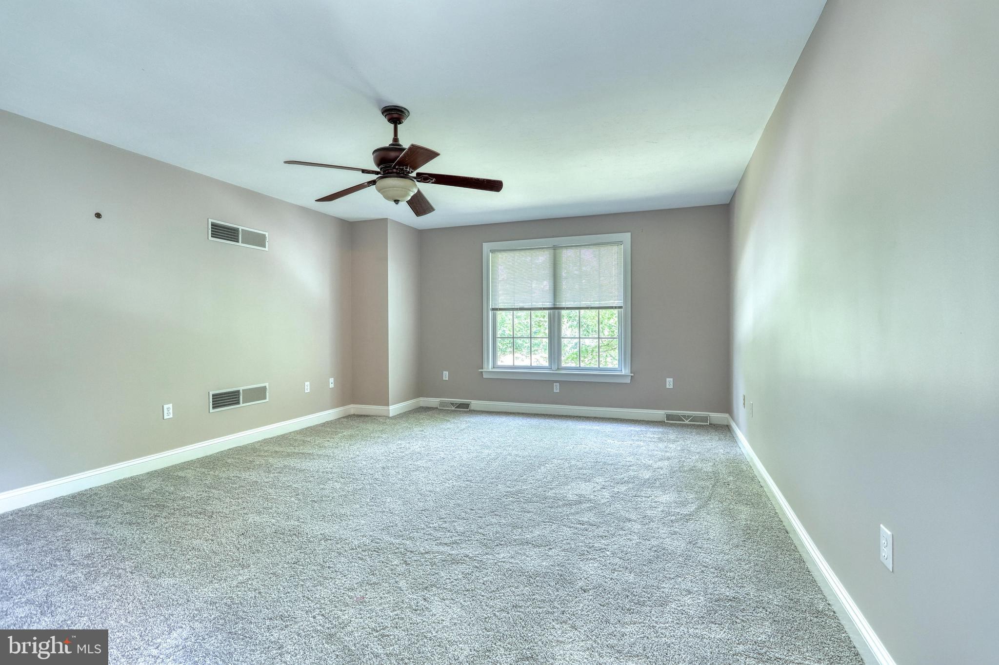 STRATHCONA HILLS - Residential