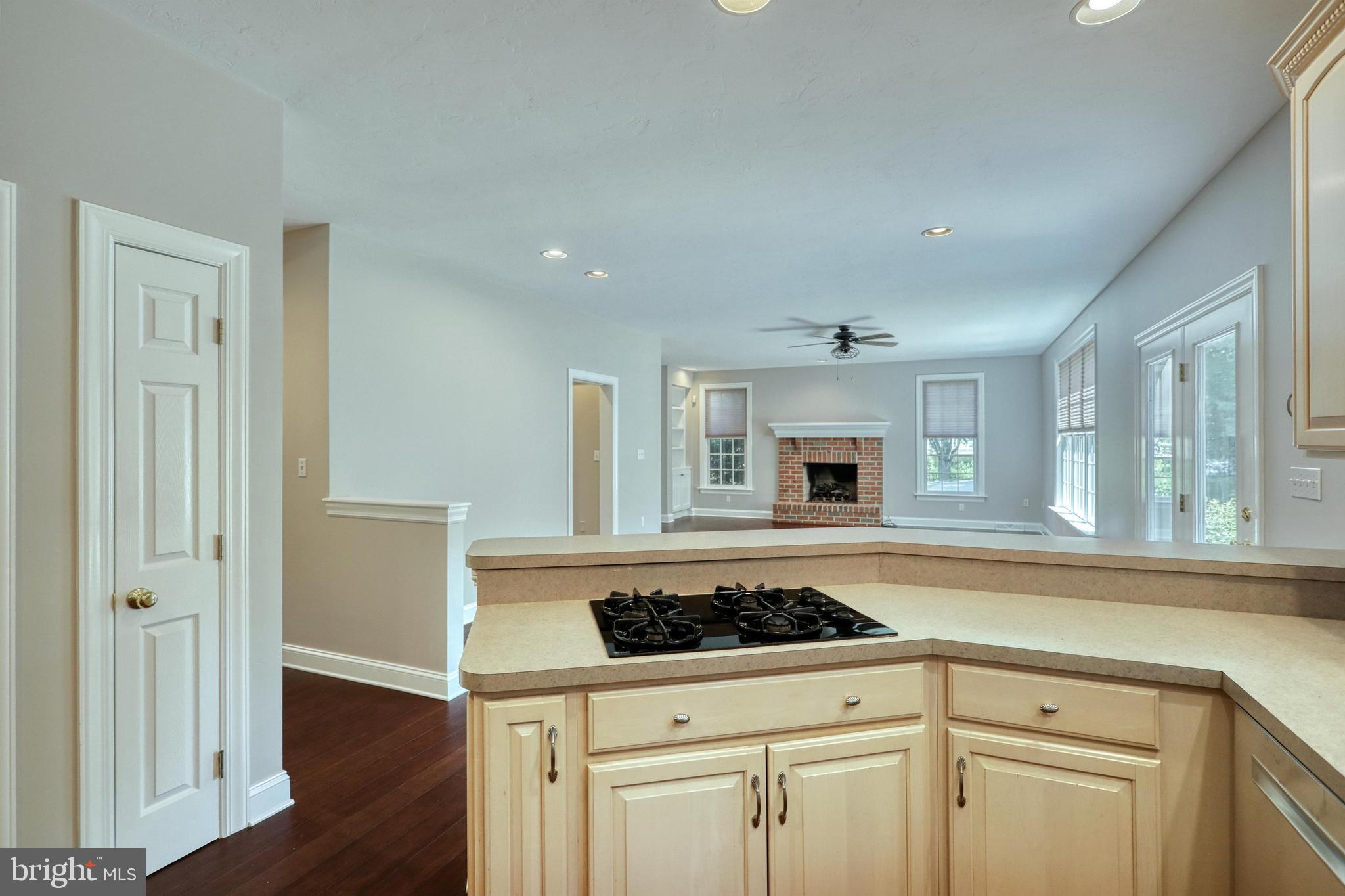 STRATHCONA HILLS - Residential