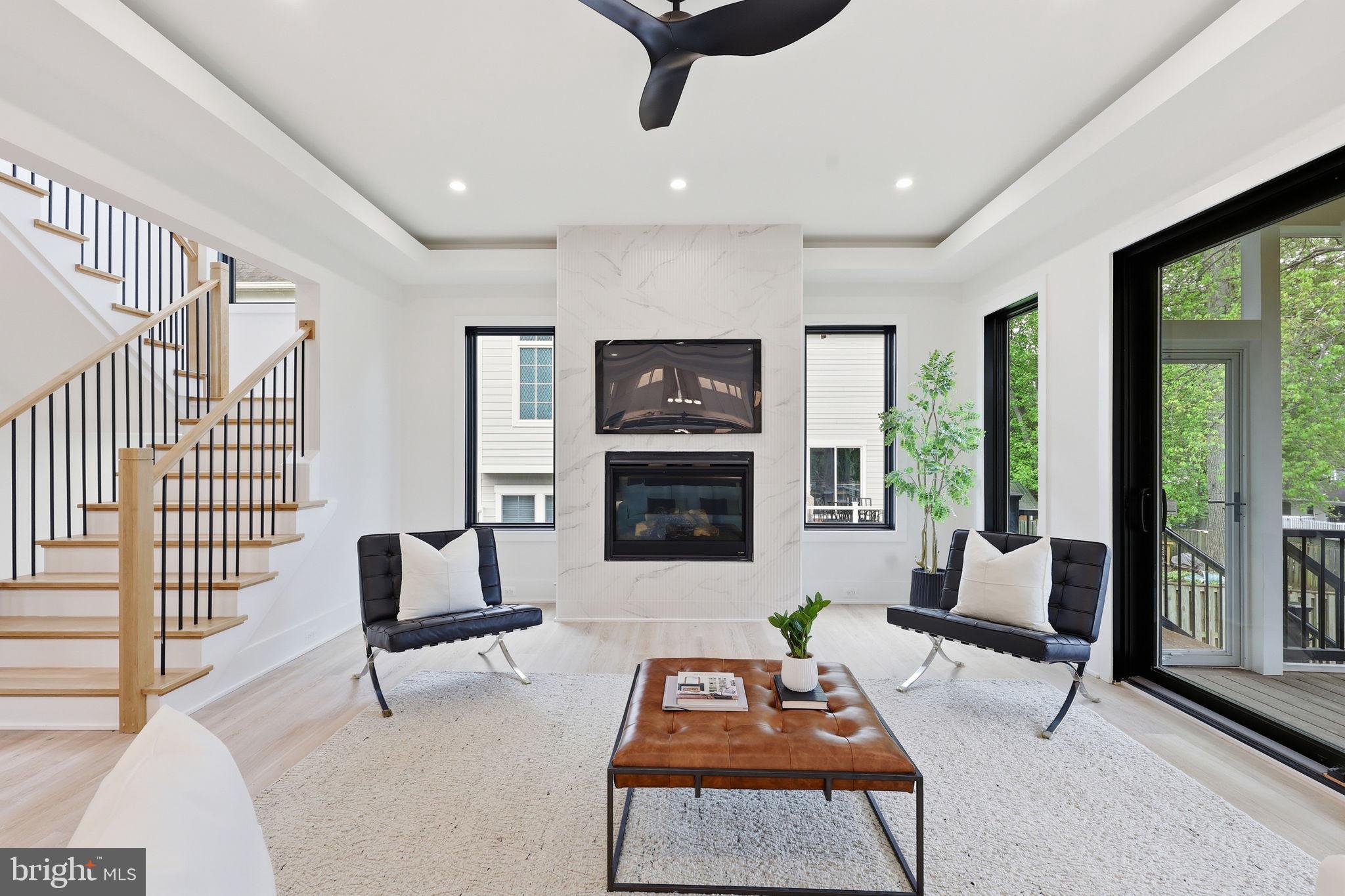 VIENNA WOODS - Residential