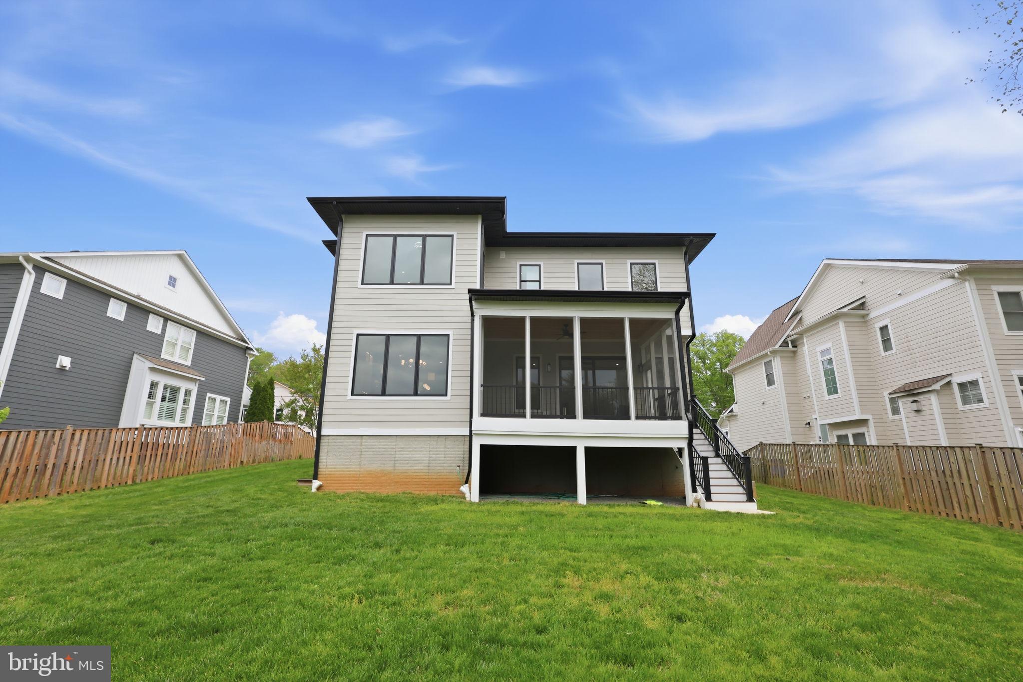 VIENNA WOODS - Residential