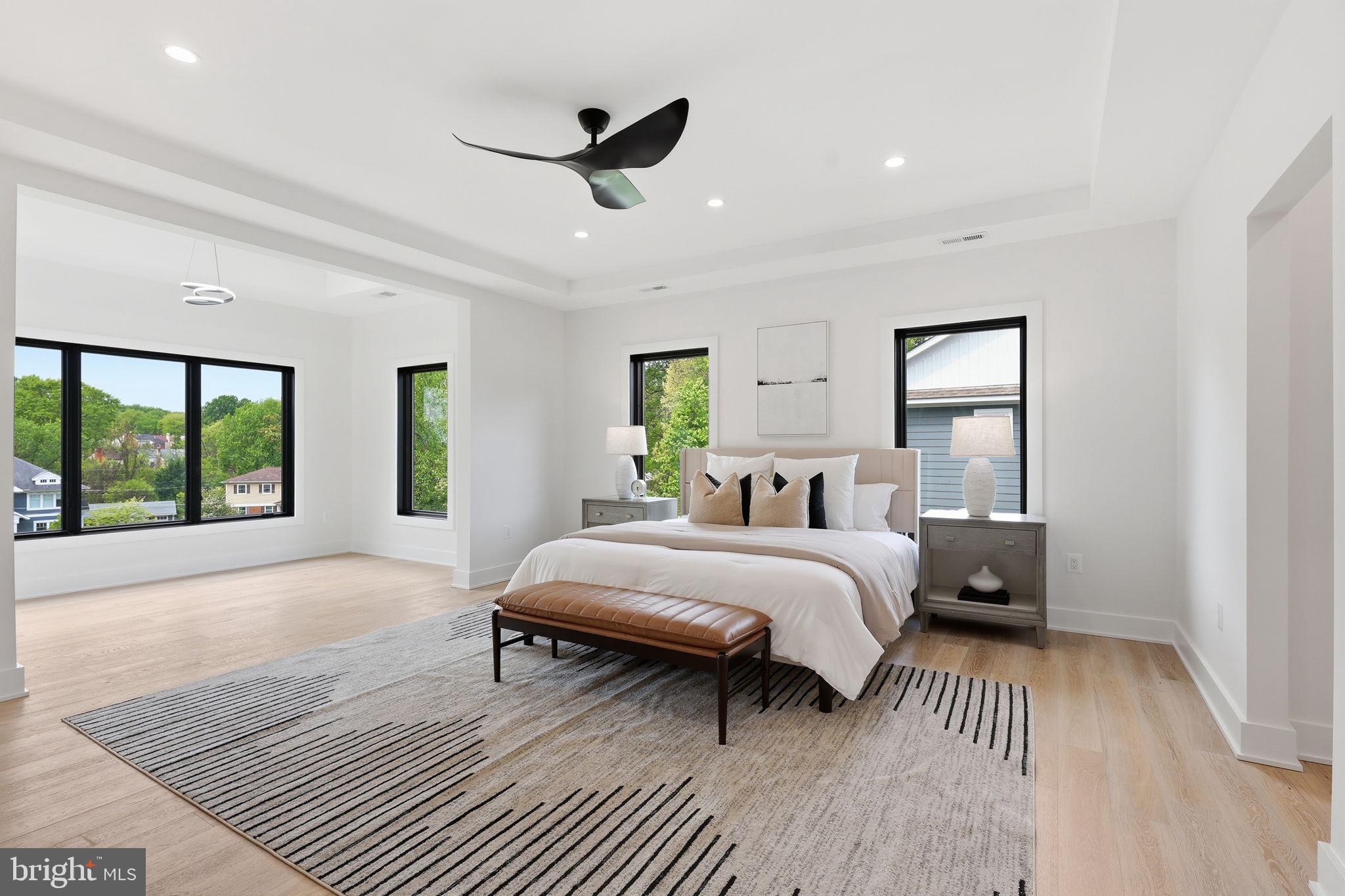 VIENNA WOODS - Residential