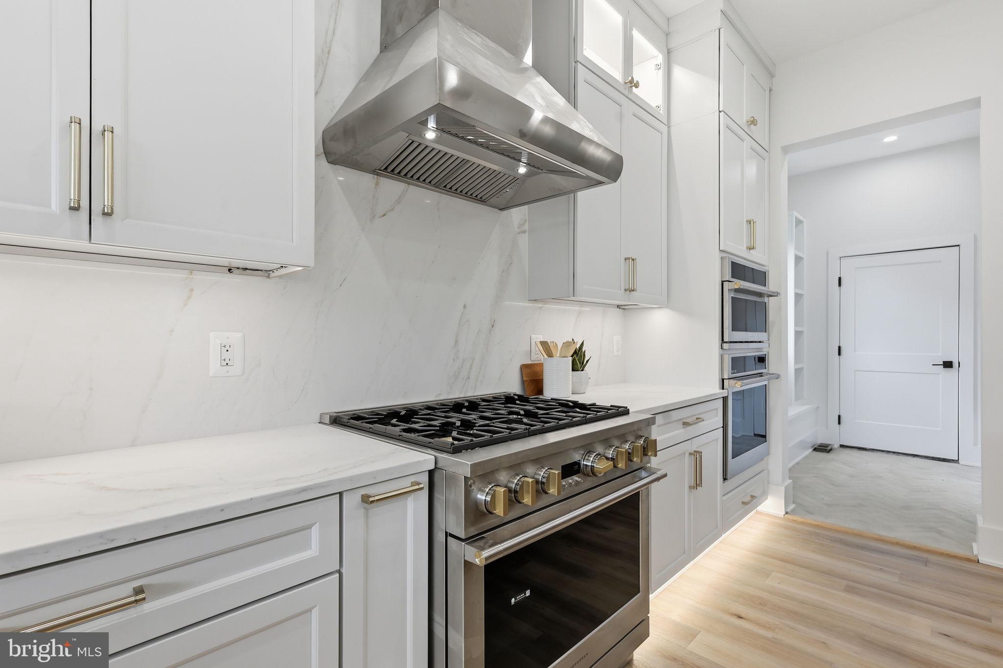 VIENNA WOODS - Residential