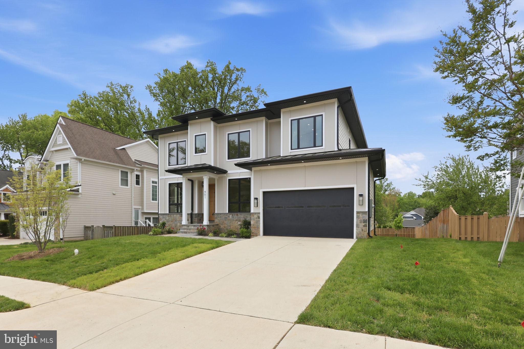 VIENNA WOODS - Residential