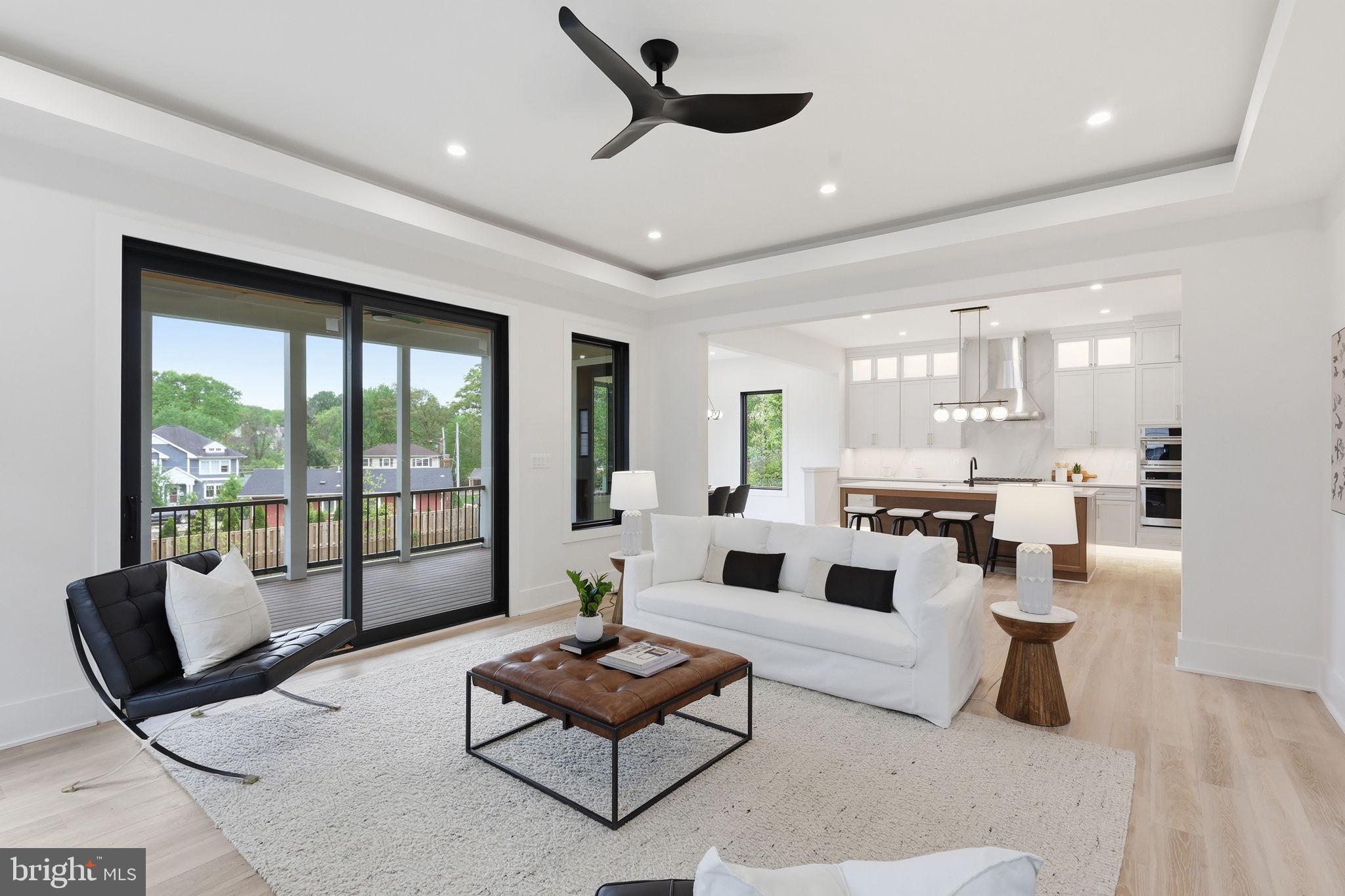 VIENNA WOODS - Residential