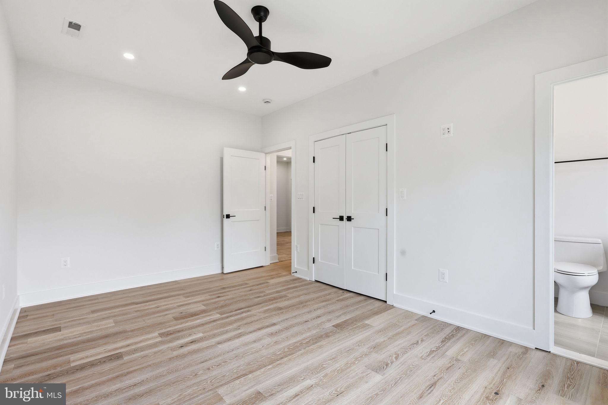 VIENNA WOODS - Residential