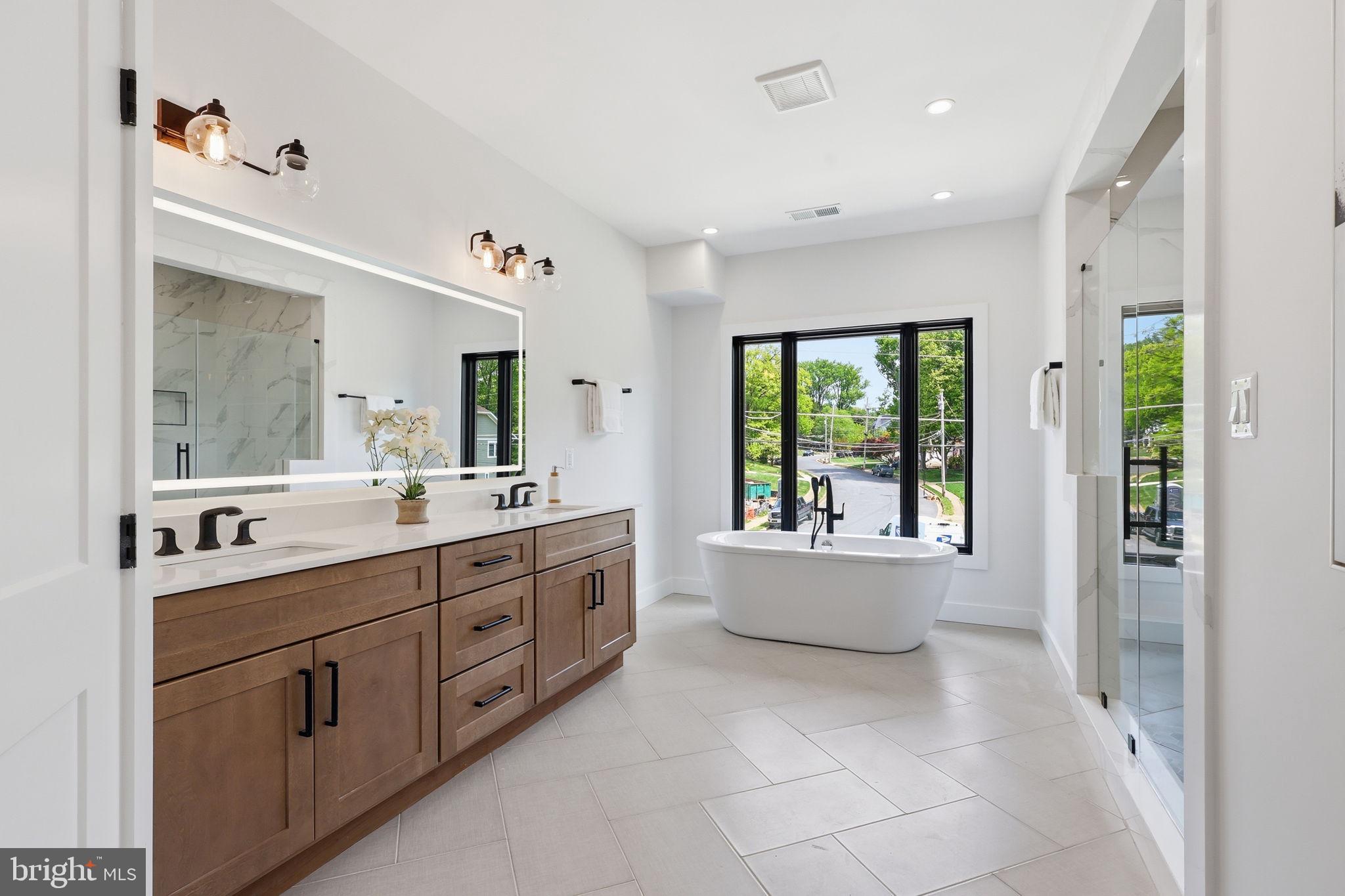 VIENNA WOODS - Residential