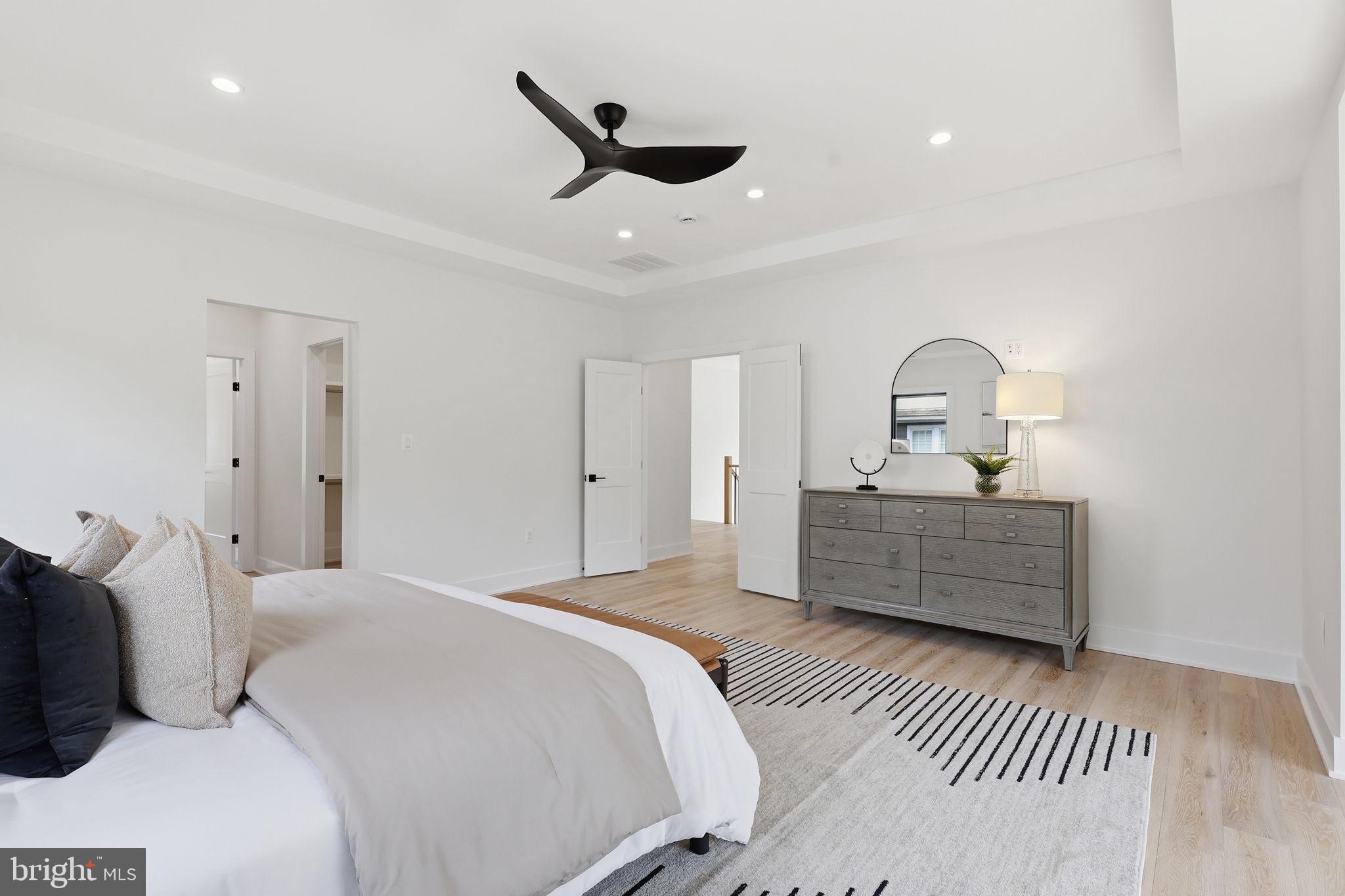 VIENNA WOODS - Residential