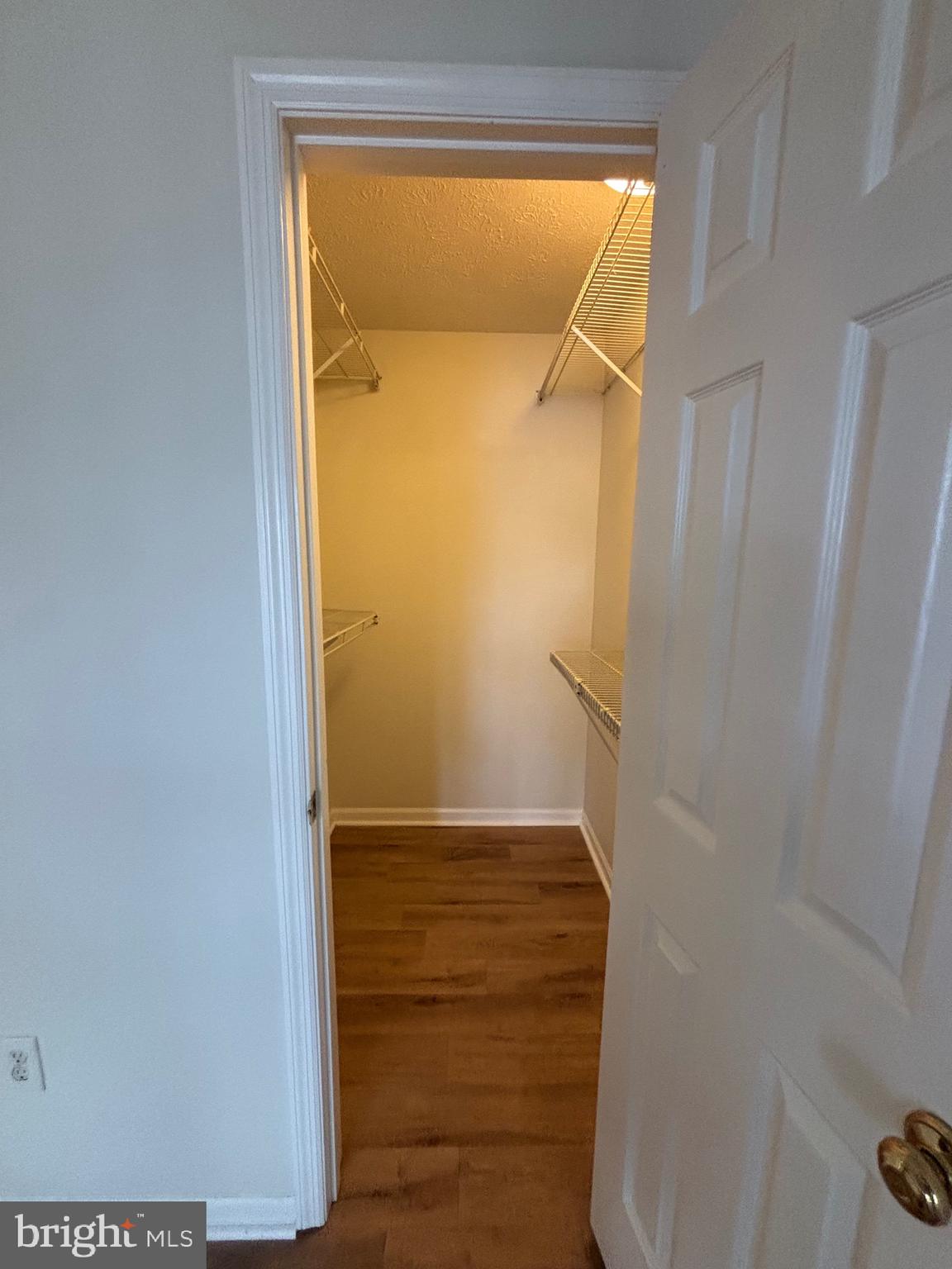 RIVERSIDE - Residential Lease