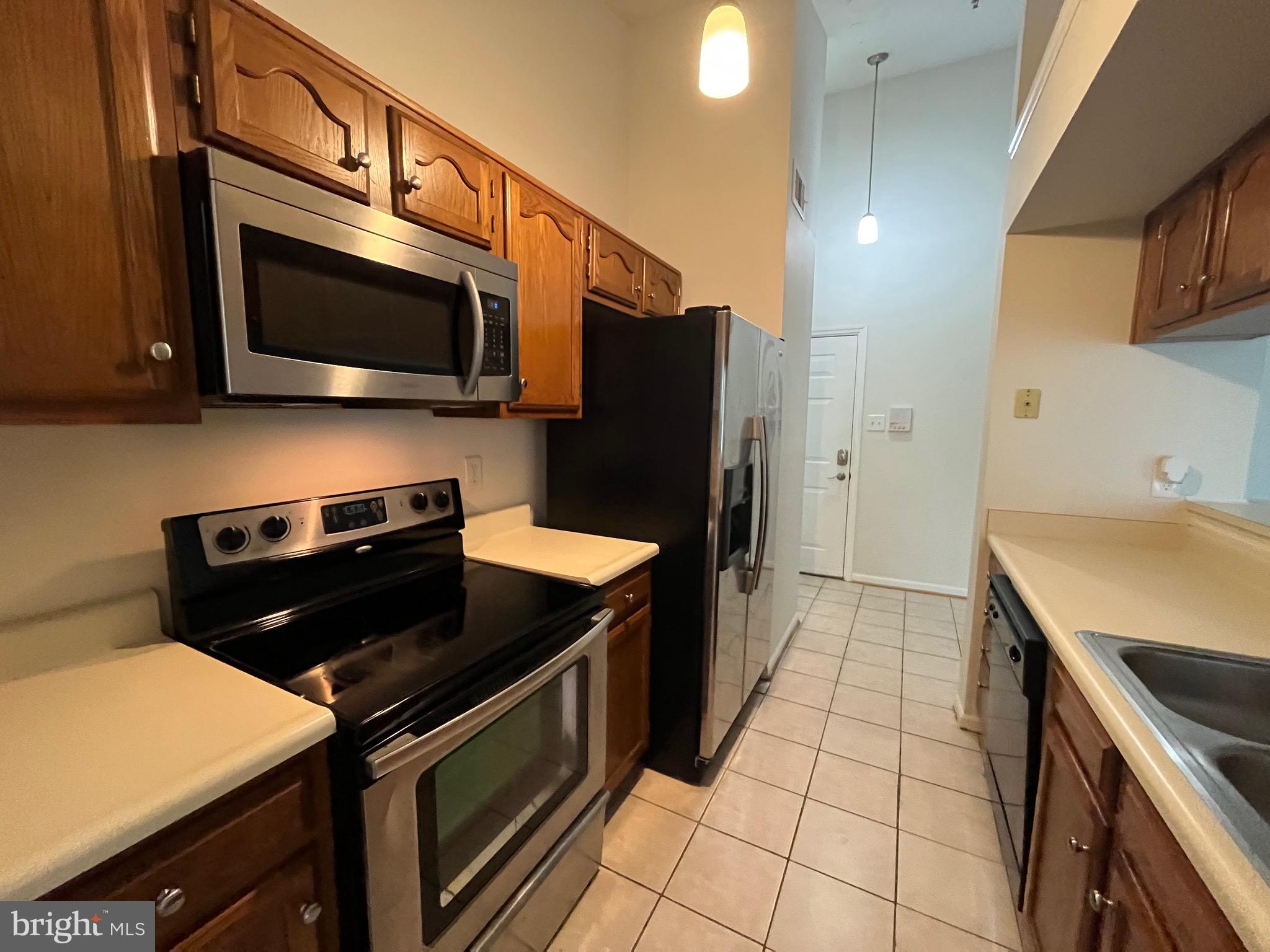 RIVERSIDE - Residential Lease