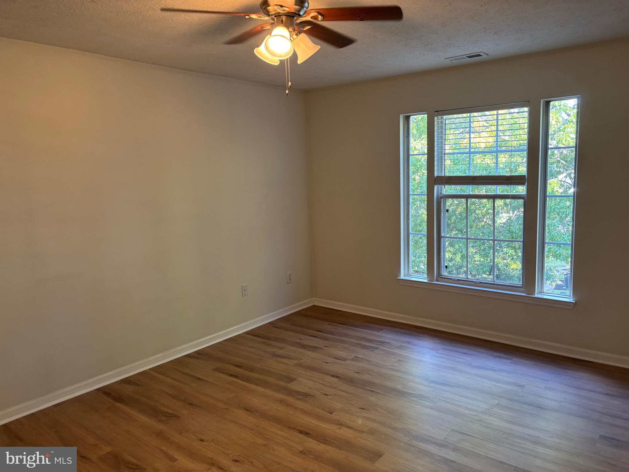 RIVERSIDE - Residential Lease