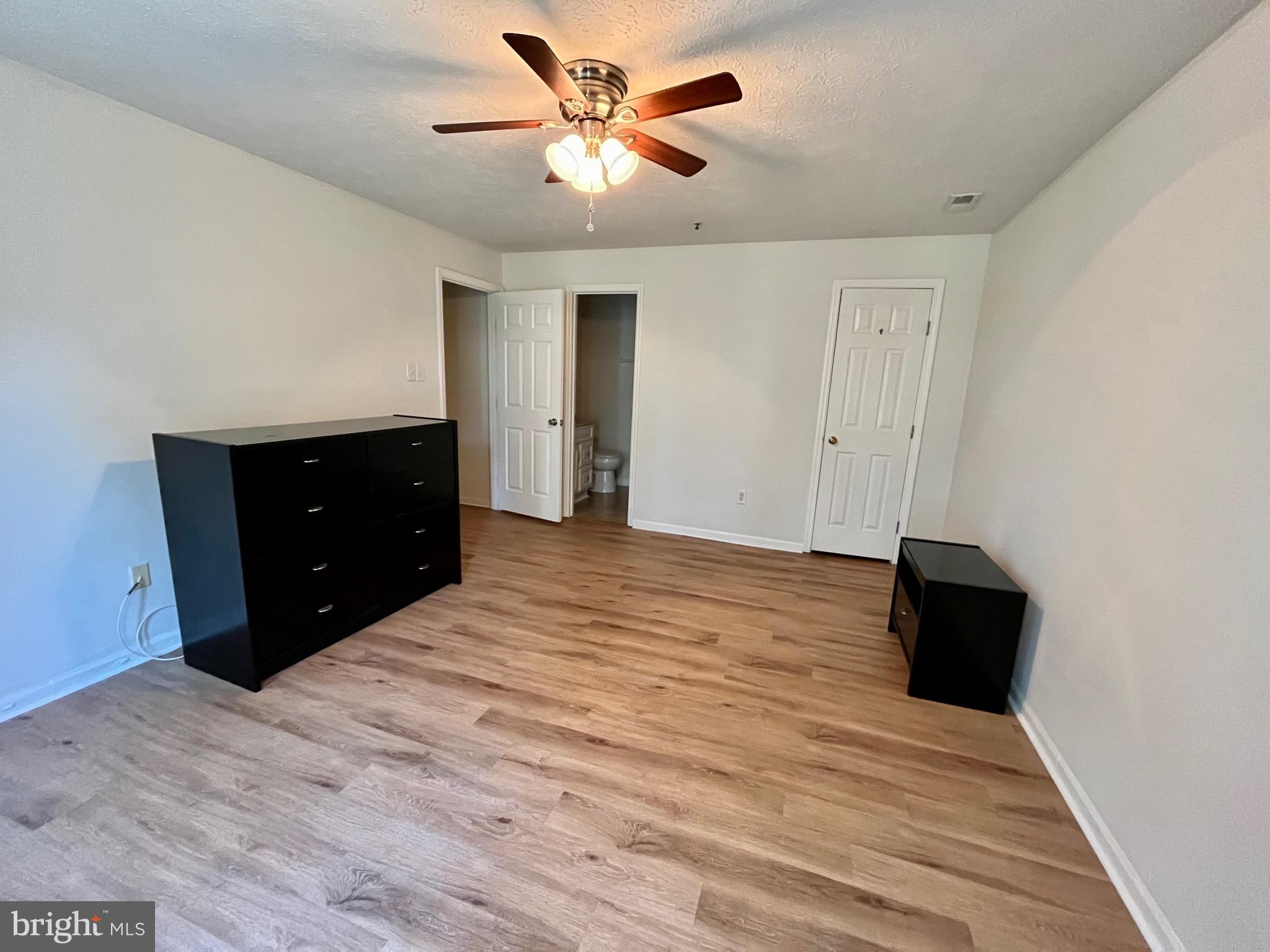 RIVERSIDE - Residential Lease